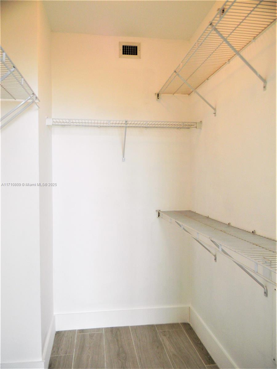 CITE CONDO - Residential Lease