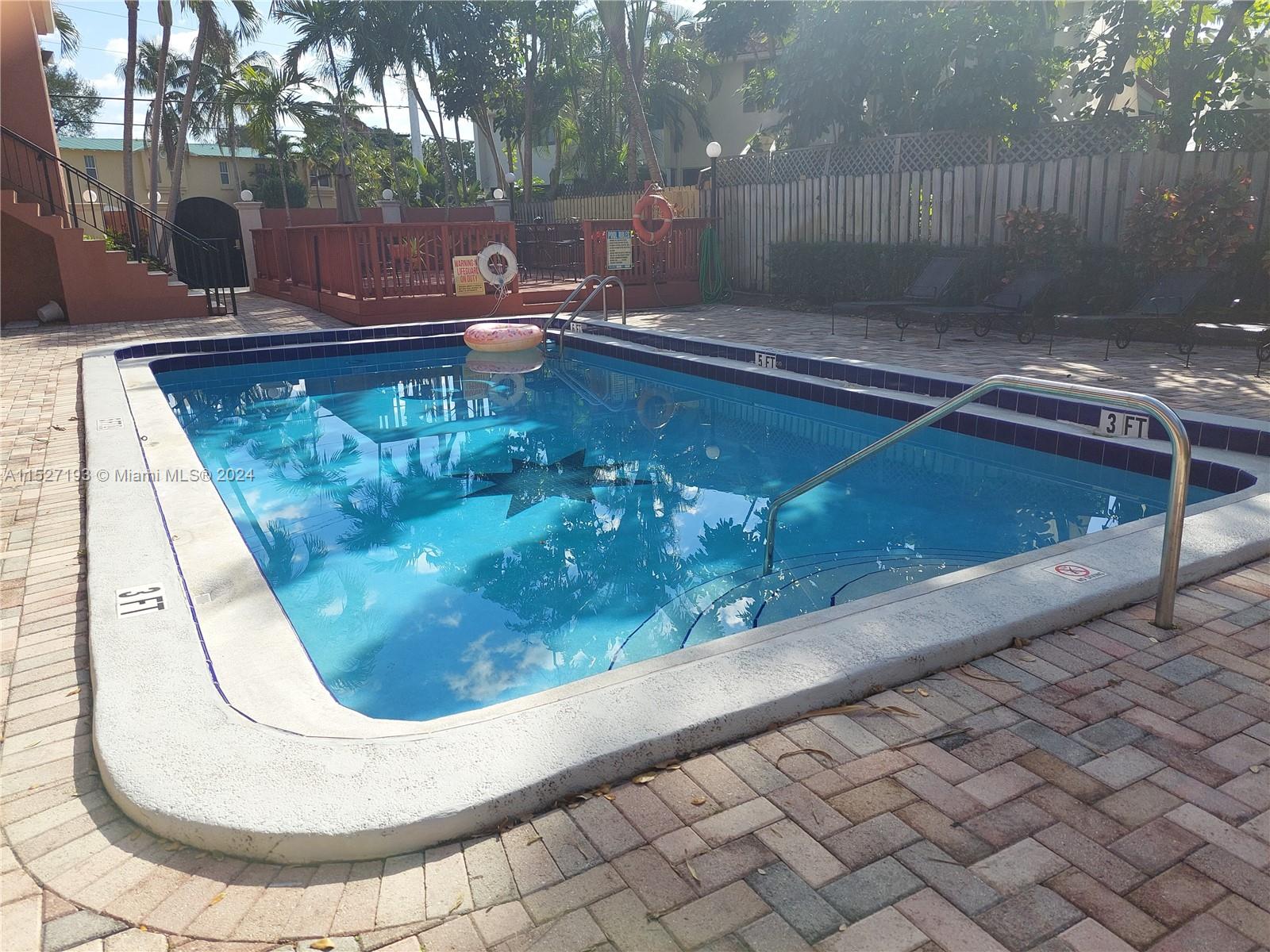 SEA BREEZE II CONDO - Residential