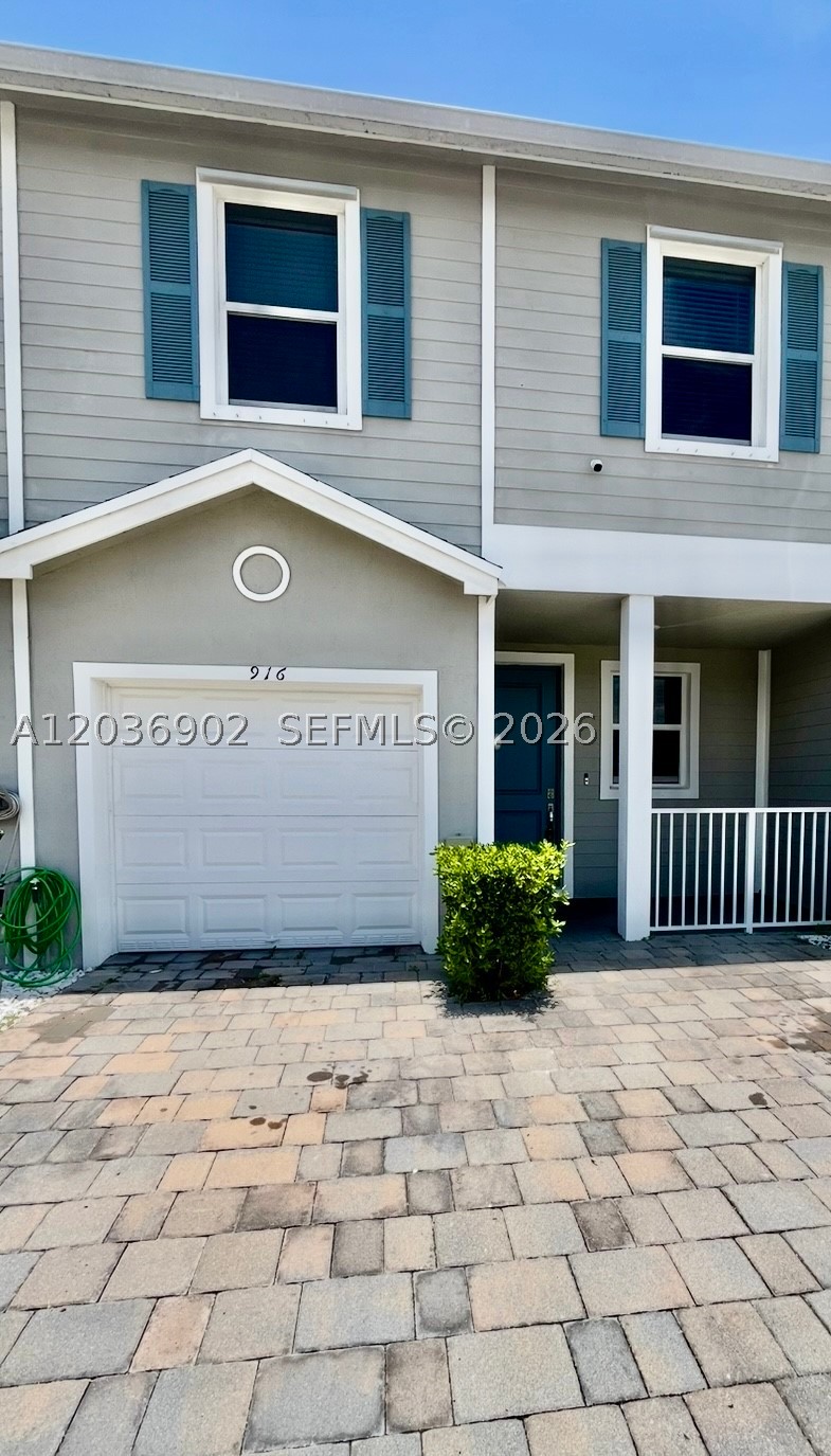 HAMILTON PLACE - Residential