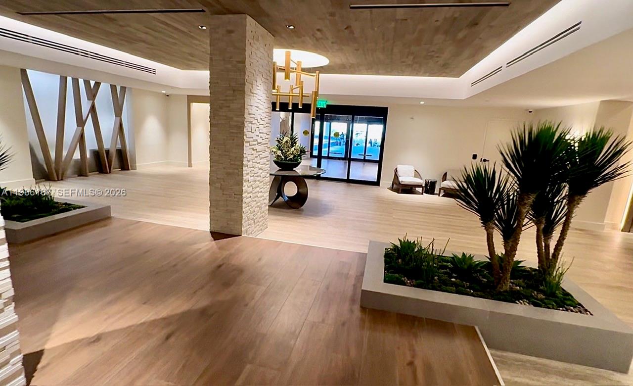 RONEY PALACE CONDO - Residential
