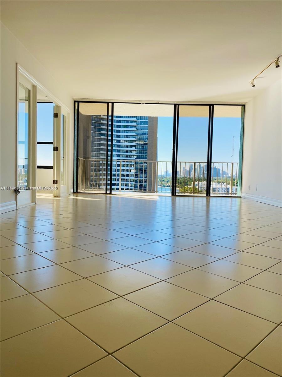 THE PALM BAY YACHT CLUB C - Residential