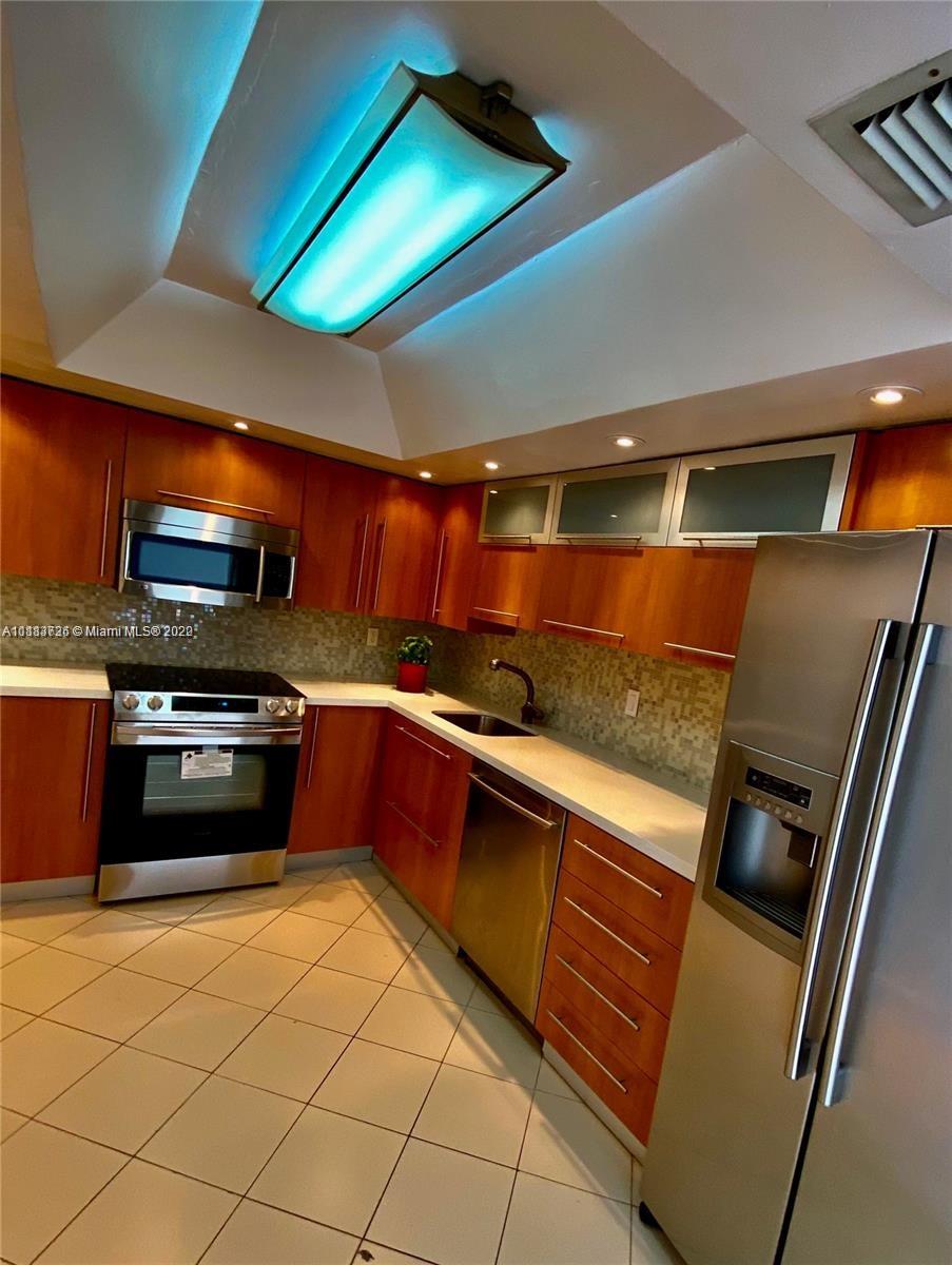 THE PALM BAY YACHT CLUB C - Residential
