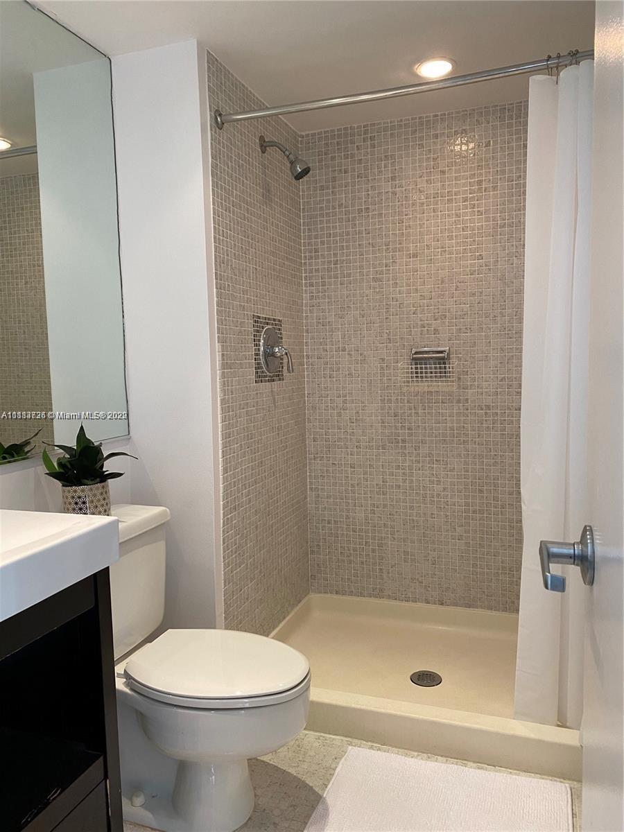 THE PALM BAY YACHT CLUB C - Residential