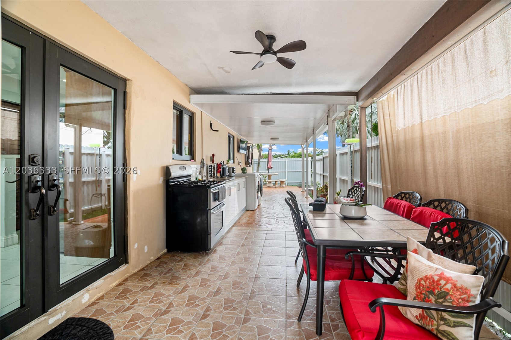 LAKES OF ACADIA UNIT 3 TH - Residential