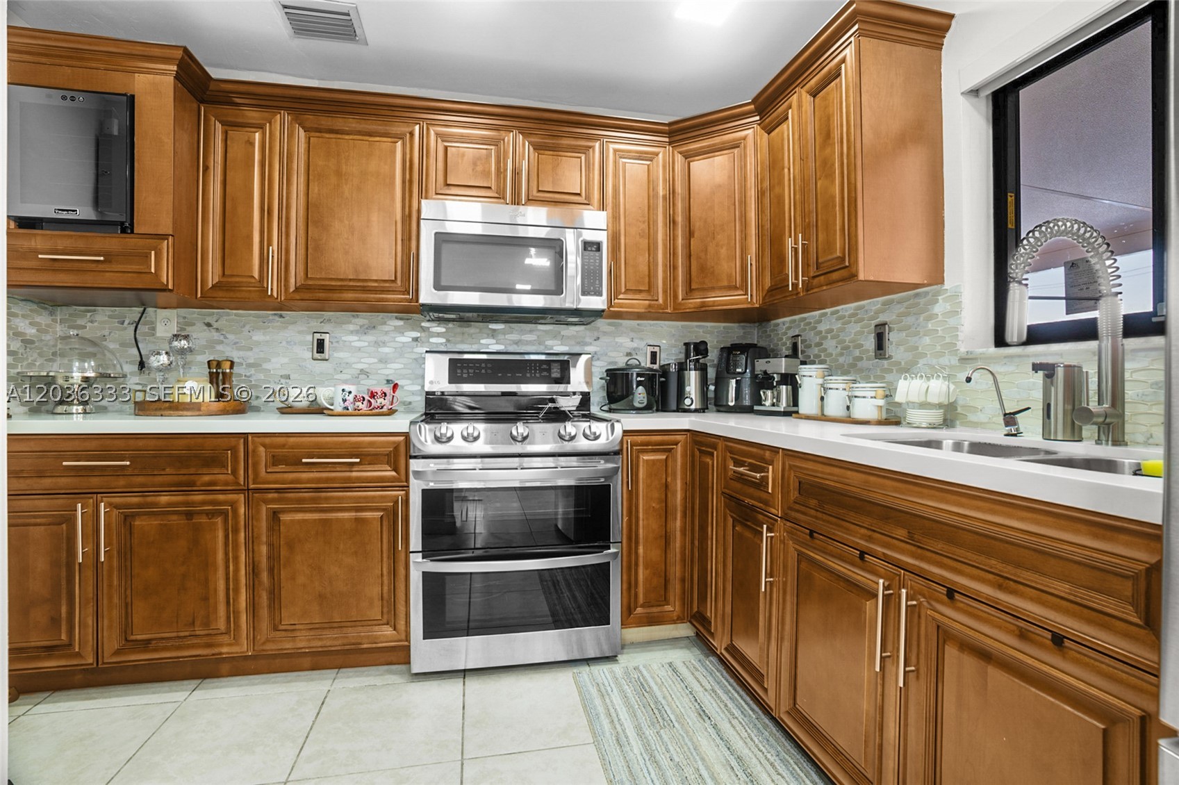 LAKES OF ACADIA UNIT 3 TH - Residential