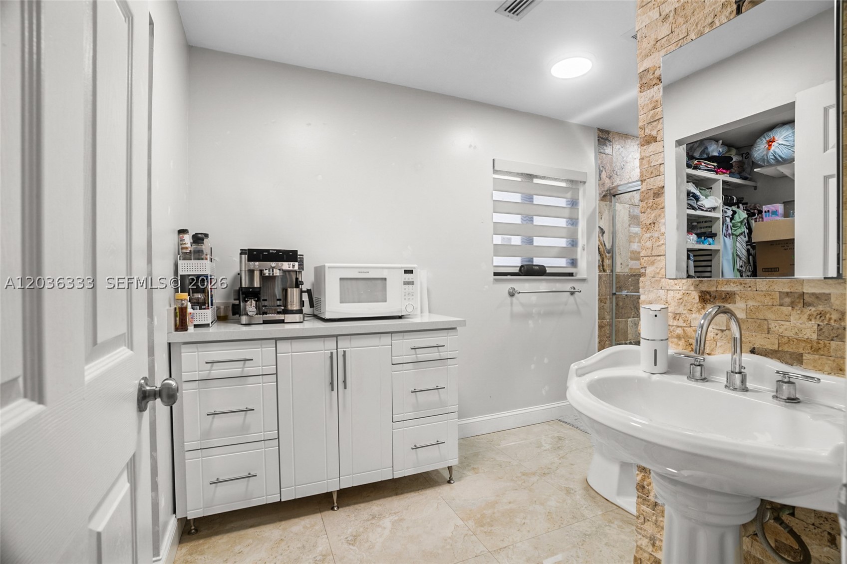 LAKES OF ACADIA UNIT 3 TH - Residential