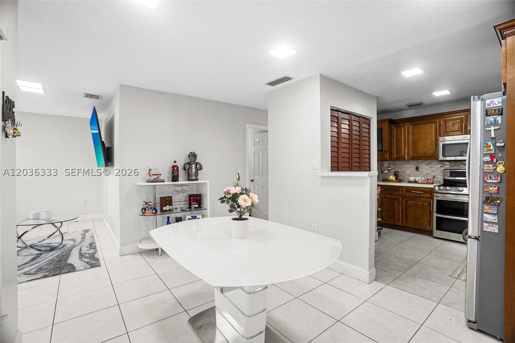 LAKES OF ACADIA UNIT 3 TH - Residential