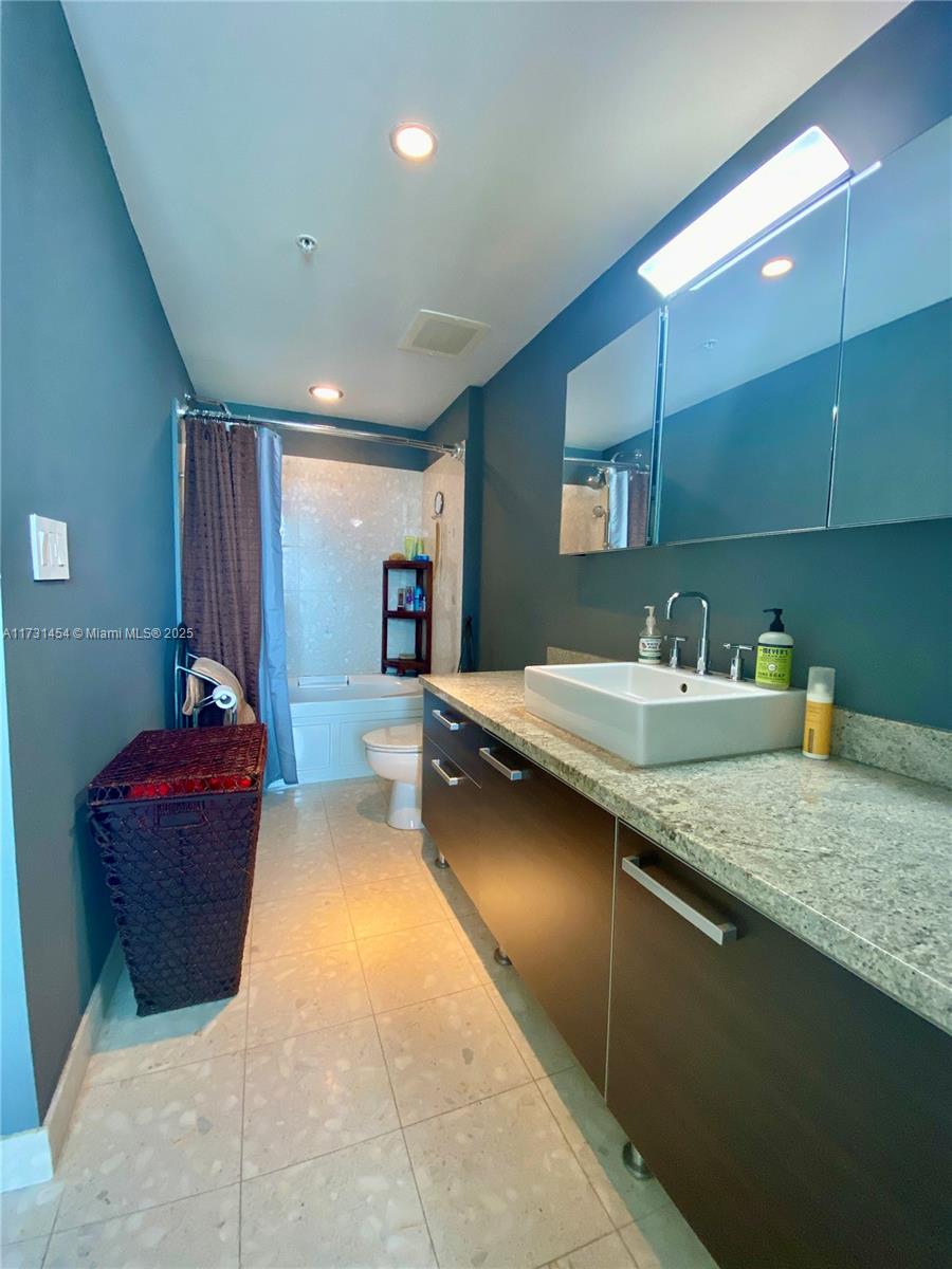 LATITUDE ON THE RIVER CON - Residential Lease