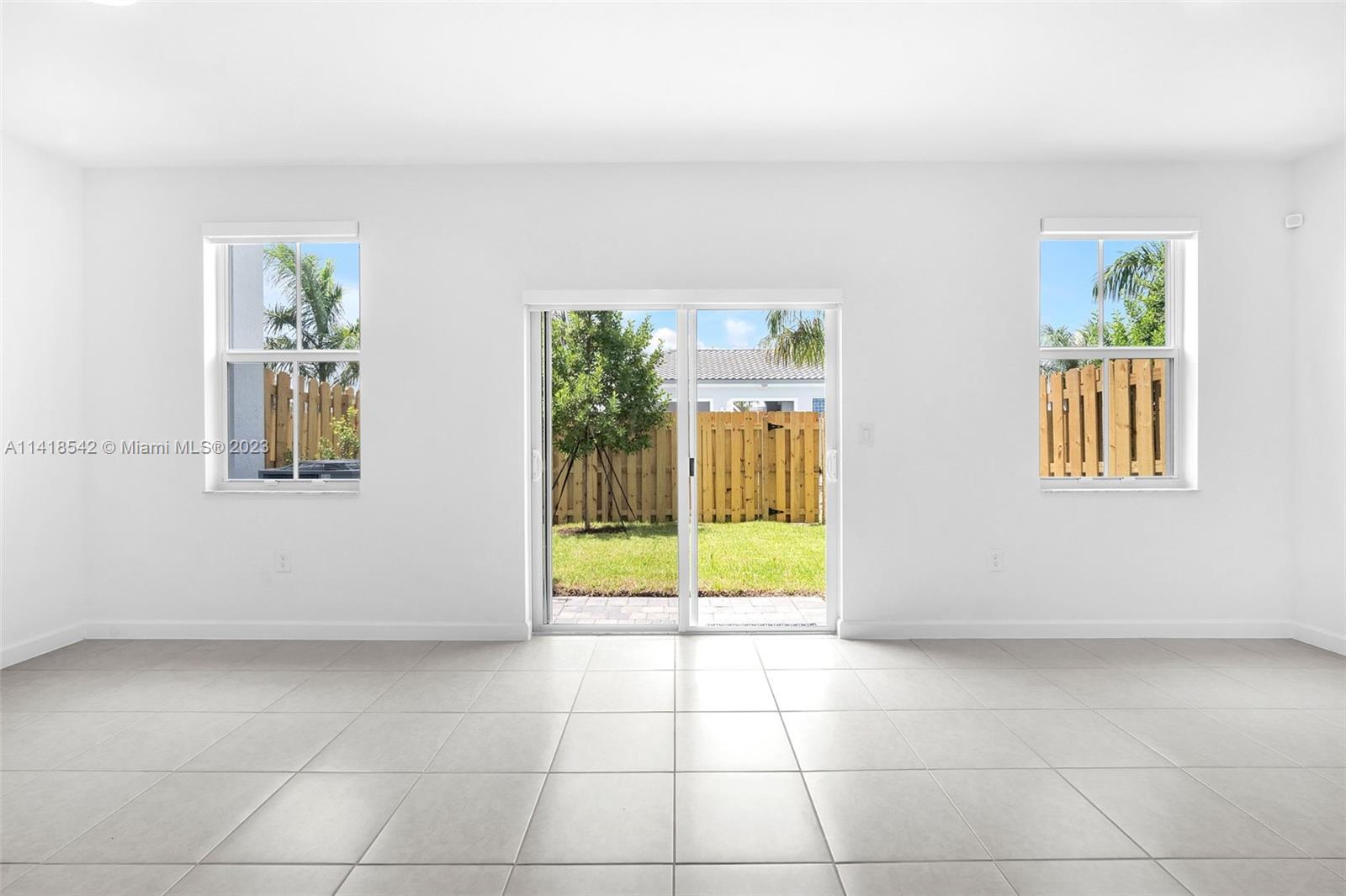 SUNSET TRAILS - Residential Lease