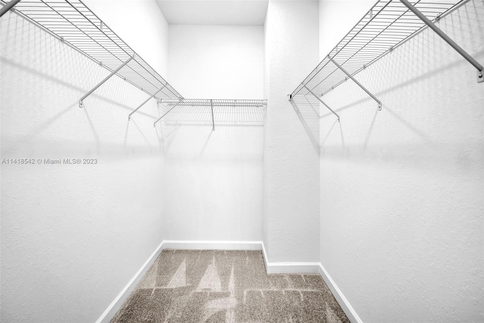 SUNSET TRAILS - Residential Lease