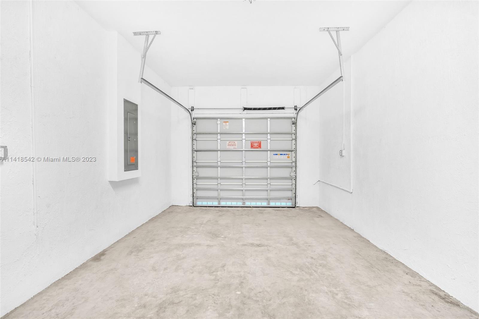 SUNSET TRAILS - Residential Lease