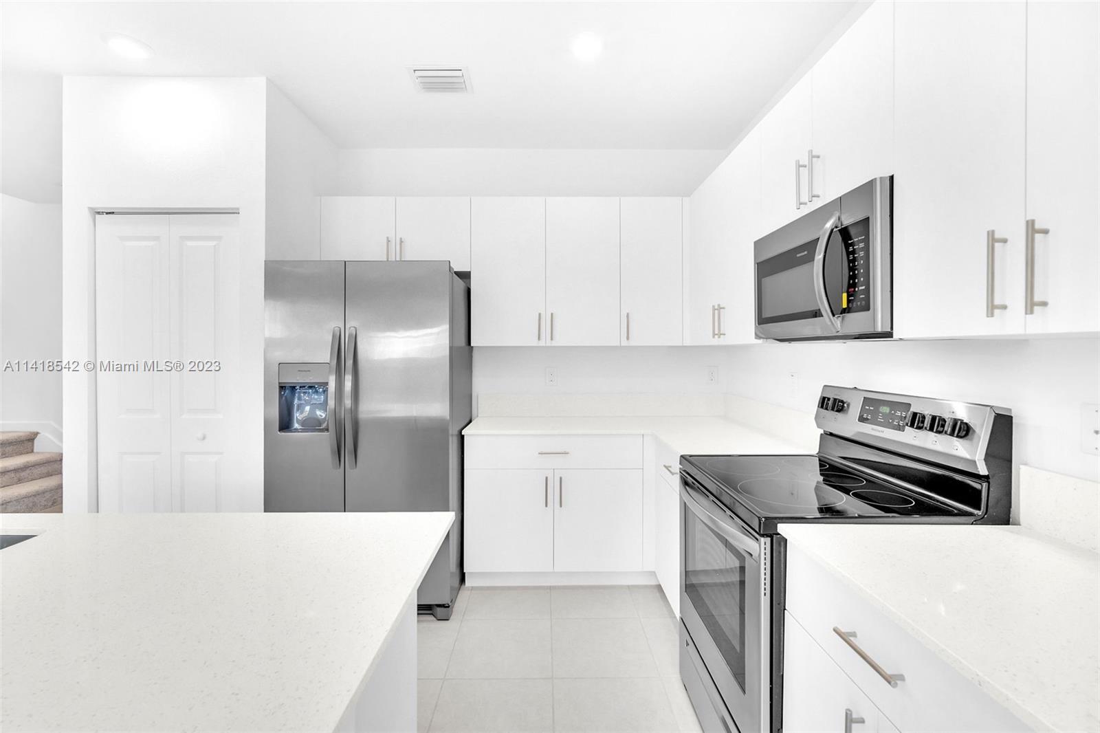 SUNSET TRAILS - Residential Lease