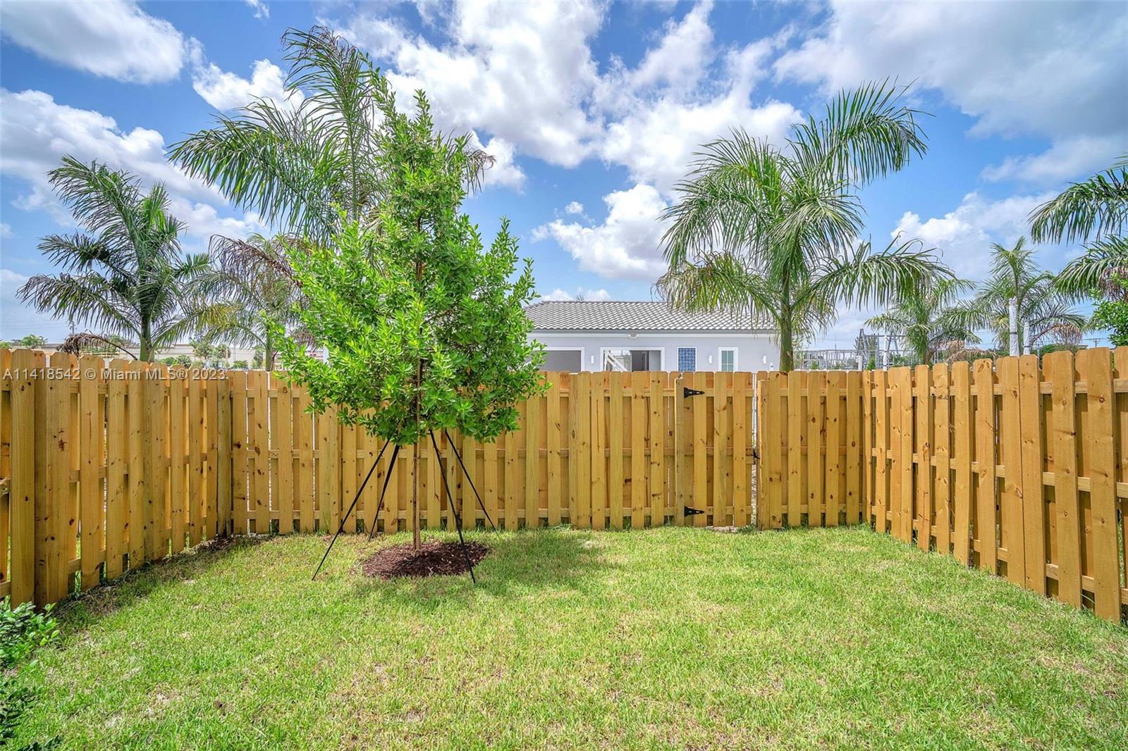 SUNSET TRAILS - Residential Lease