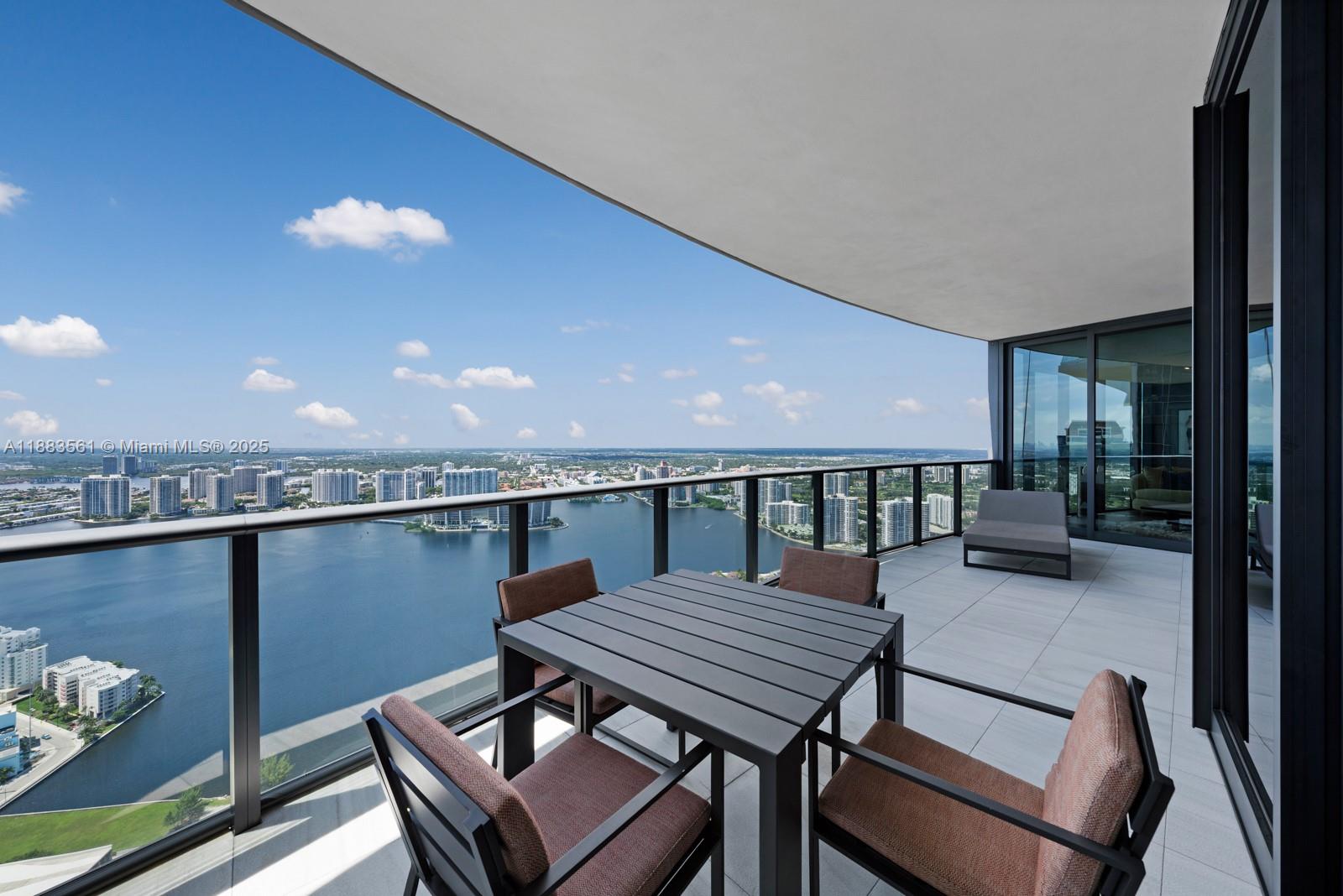 18555 COLLINS AVENUE COND - Residential