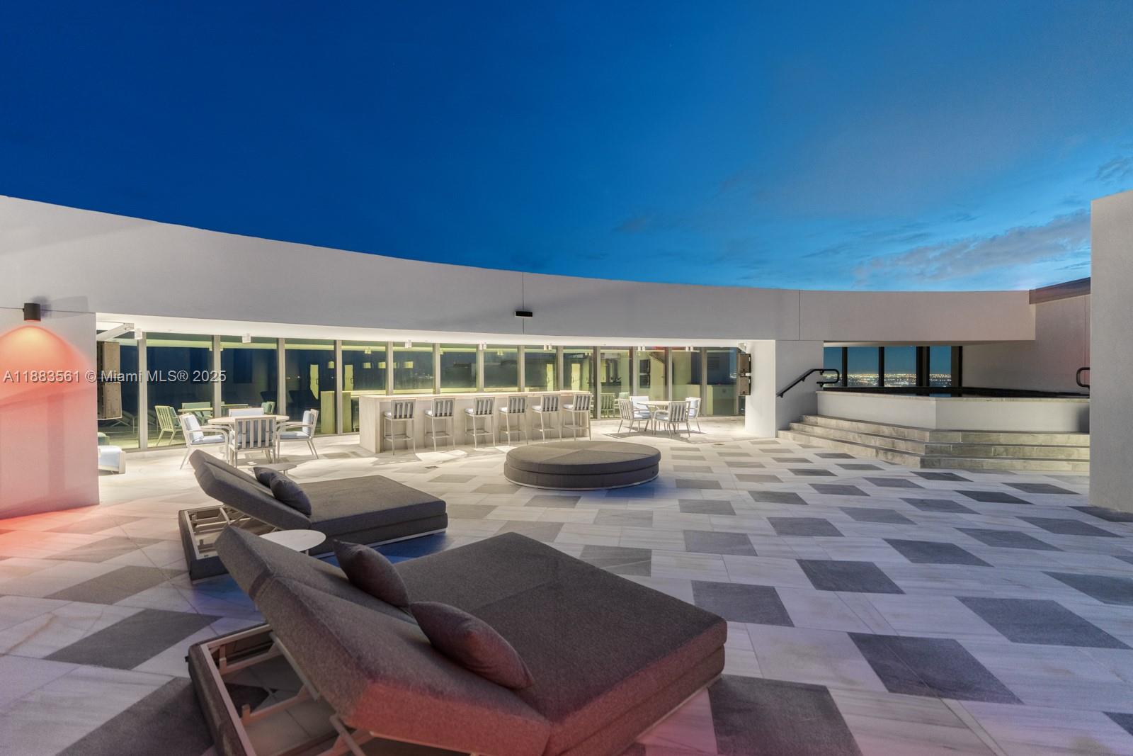 18555 COLLINS AVENUE COND - Residential