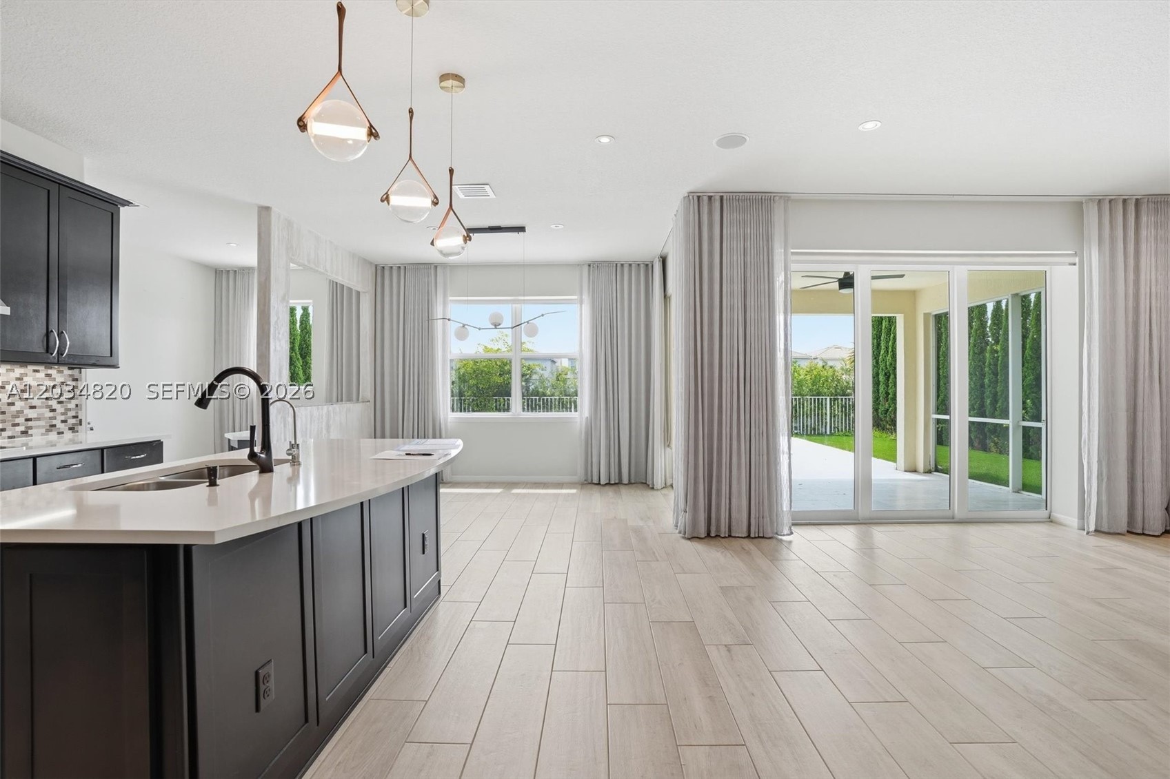 HILLCREST COUNTRY CLUB SO - Residential