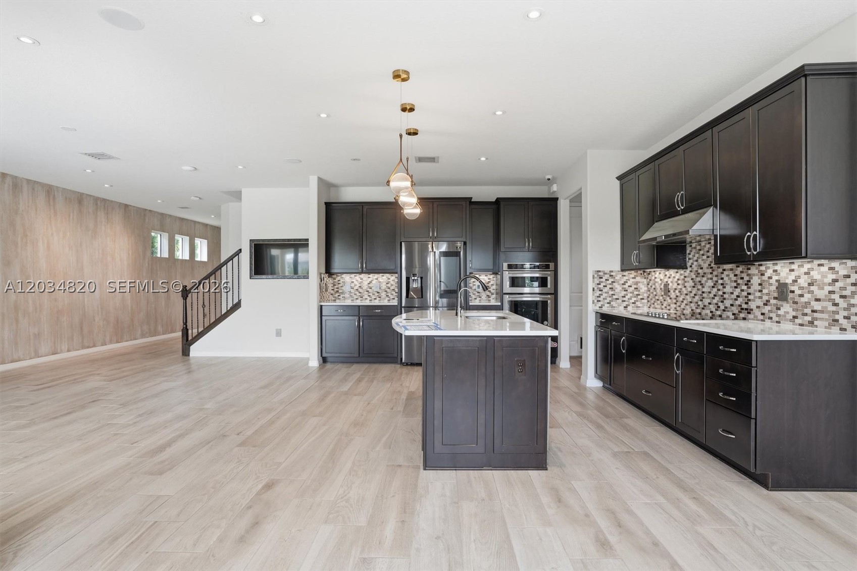 HILLCREST COUNTRY CLUB SO - Residential
