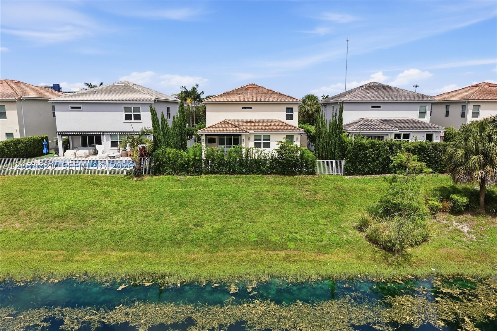 HILLCREST COUNTRY CLUB SO - Residential
