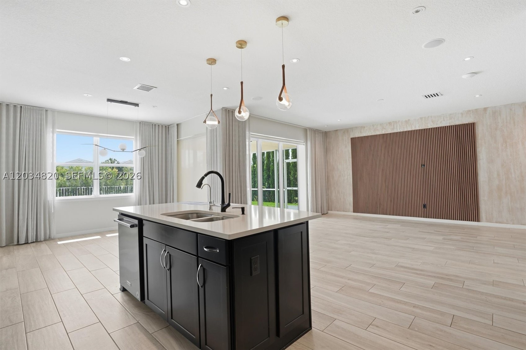 HILLCREST COUNTRY CLUB SO - Residential