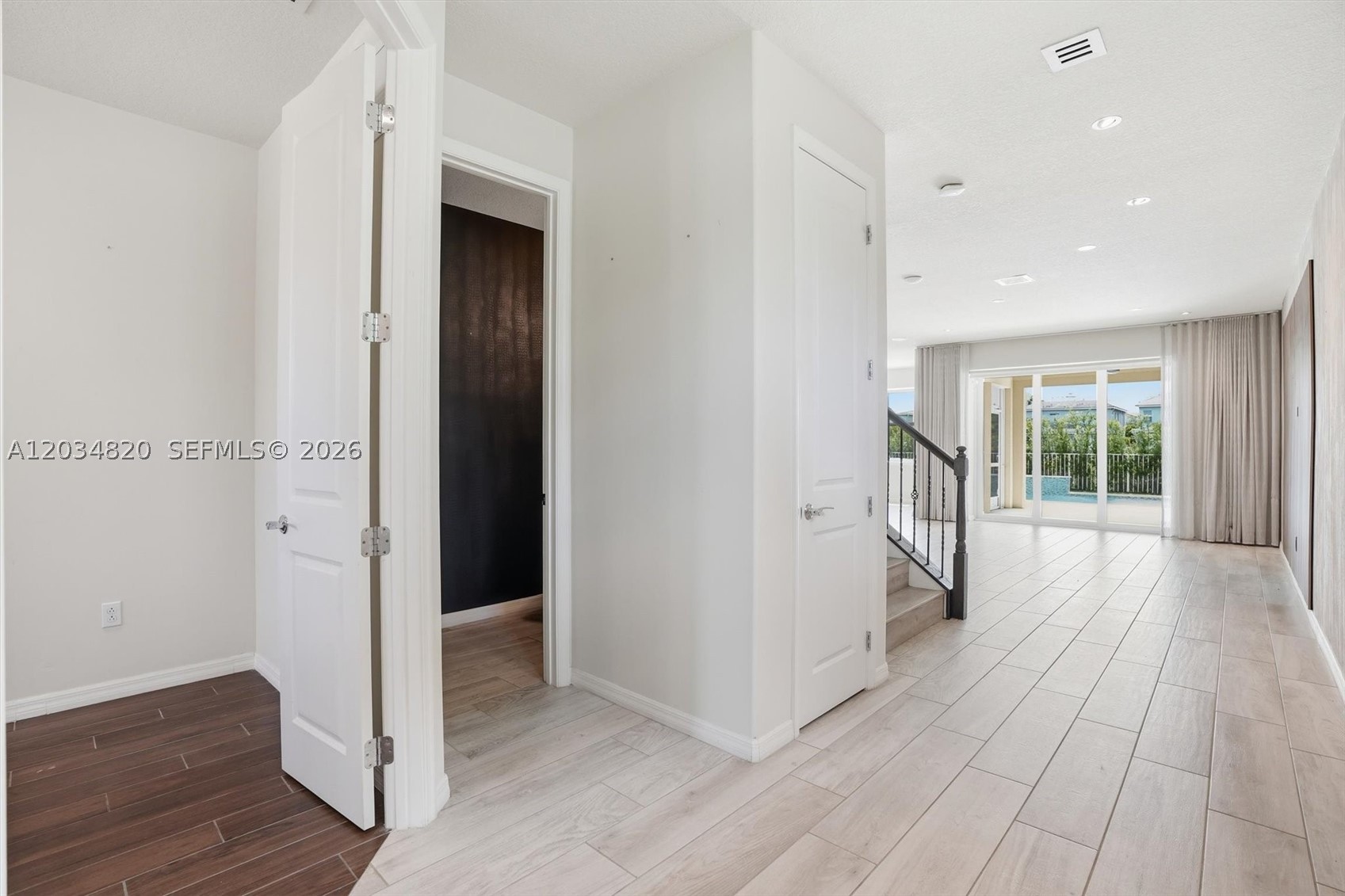 HILLCREST COUNTRY CLUB SO - Residential