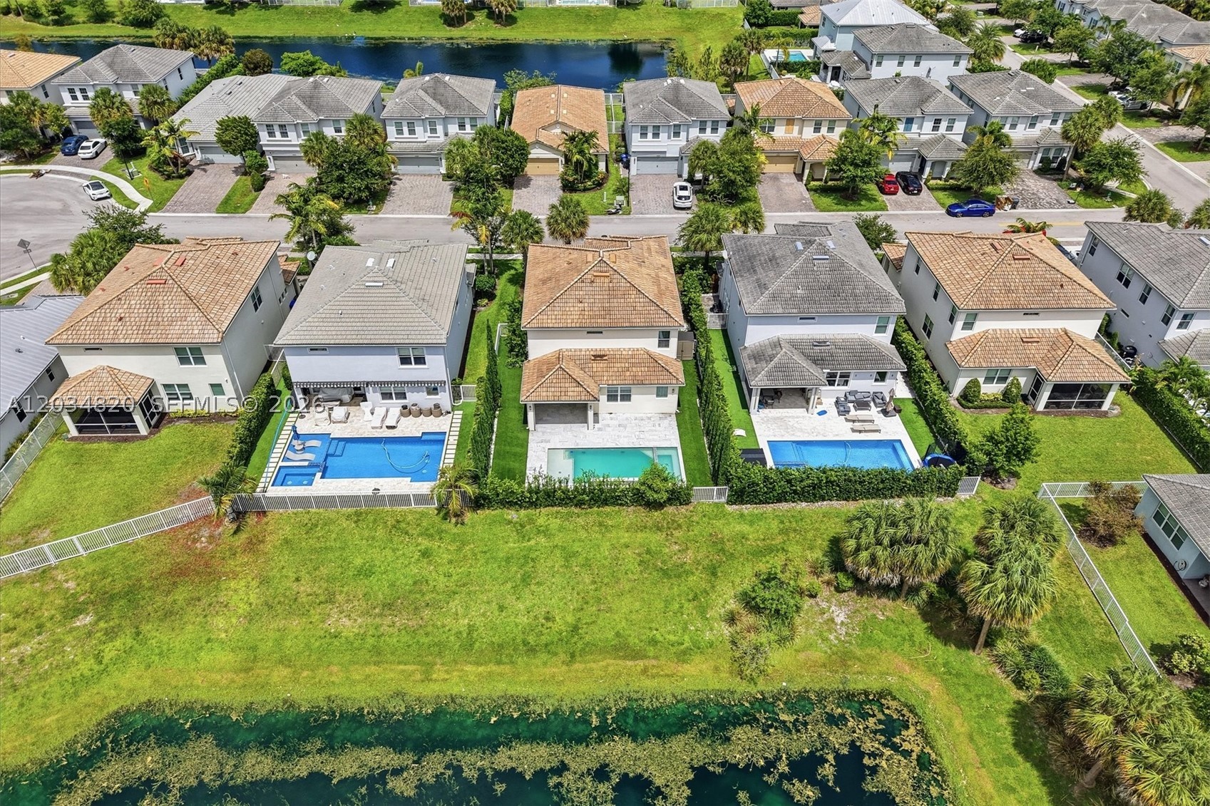 HILLCREST COUNTRY CLUB SO - Residential