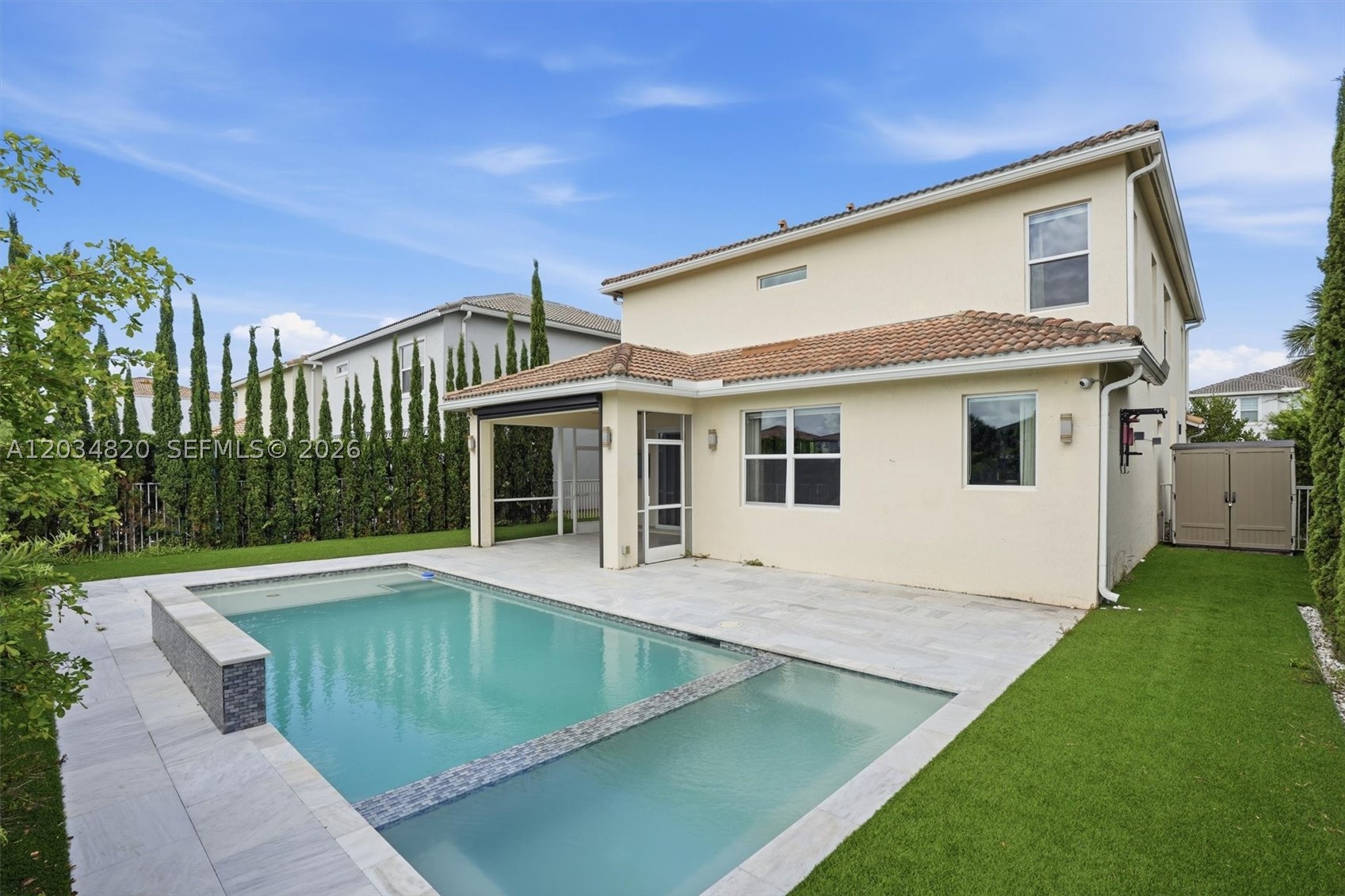 HILLCREST COUNTRY CLUB SO - Residential