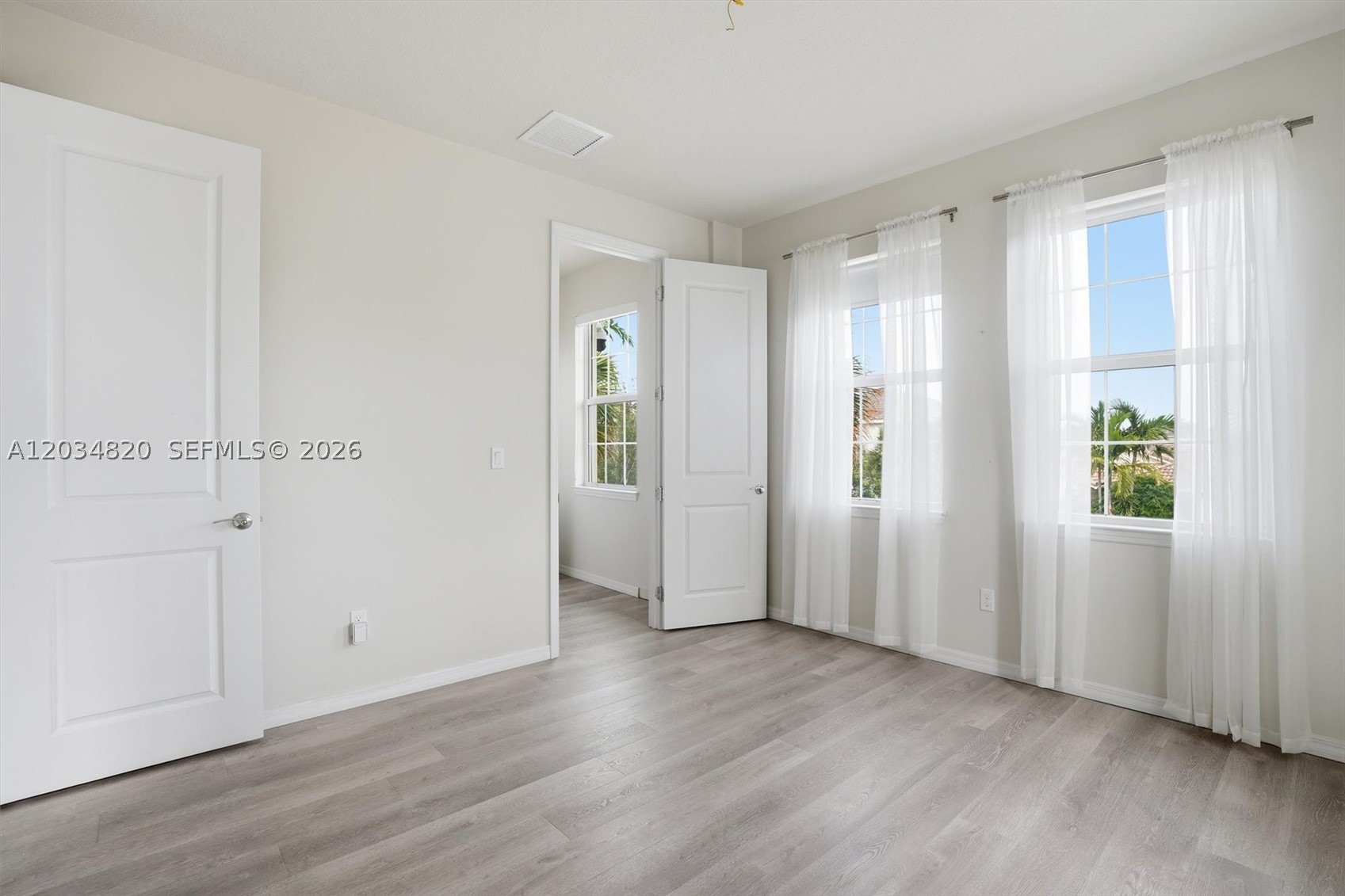 HILLCREST COUNTRY CLUB SO - Residential