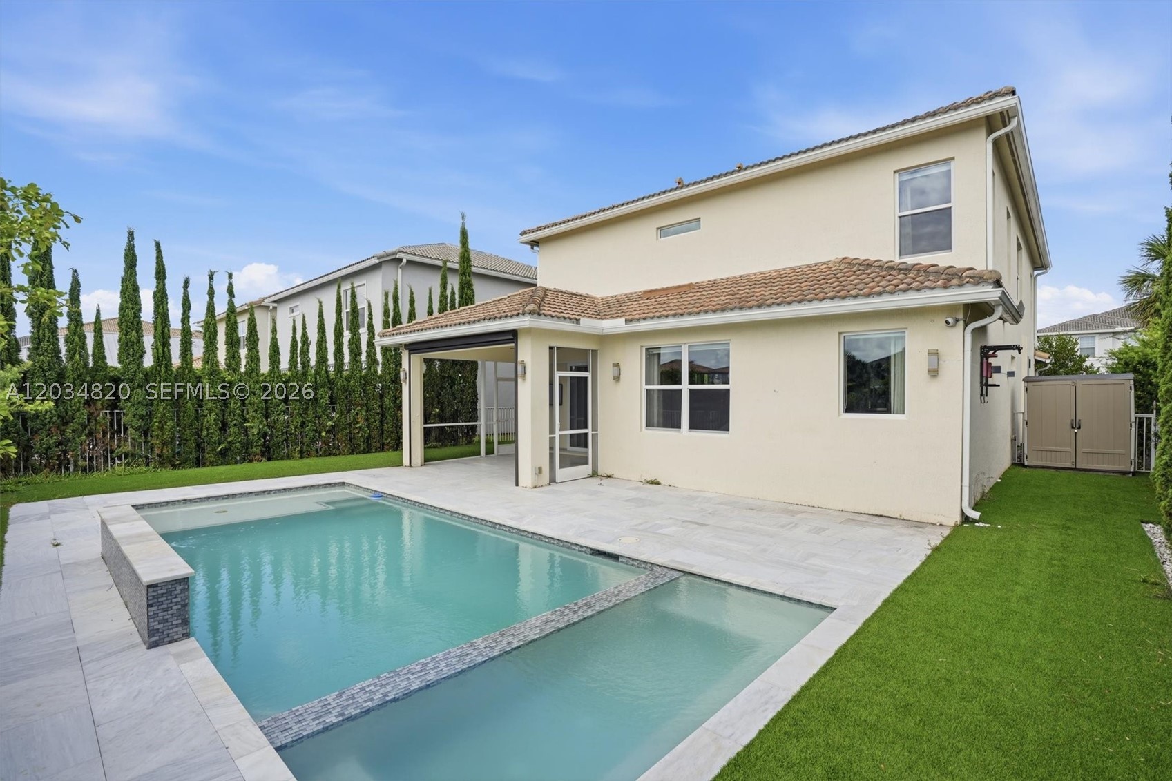 HILLCREST COUNTRY CLUB SO - Residential