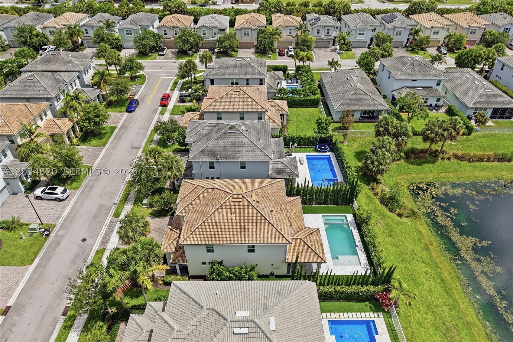 HILLCREST COUNTRY CLUB SO - Residential