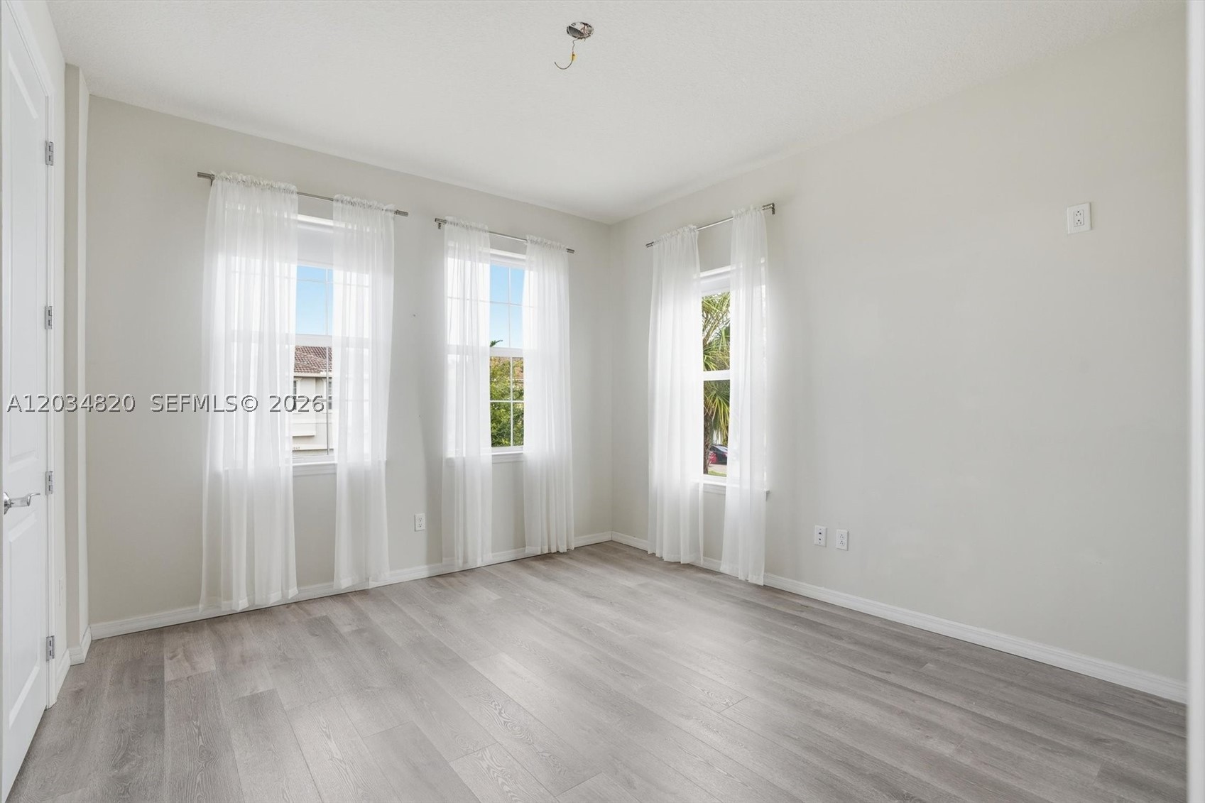 HILLCREST COUNTRY CLUB SO - Residential