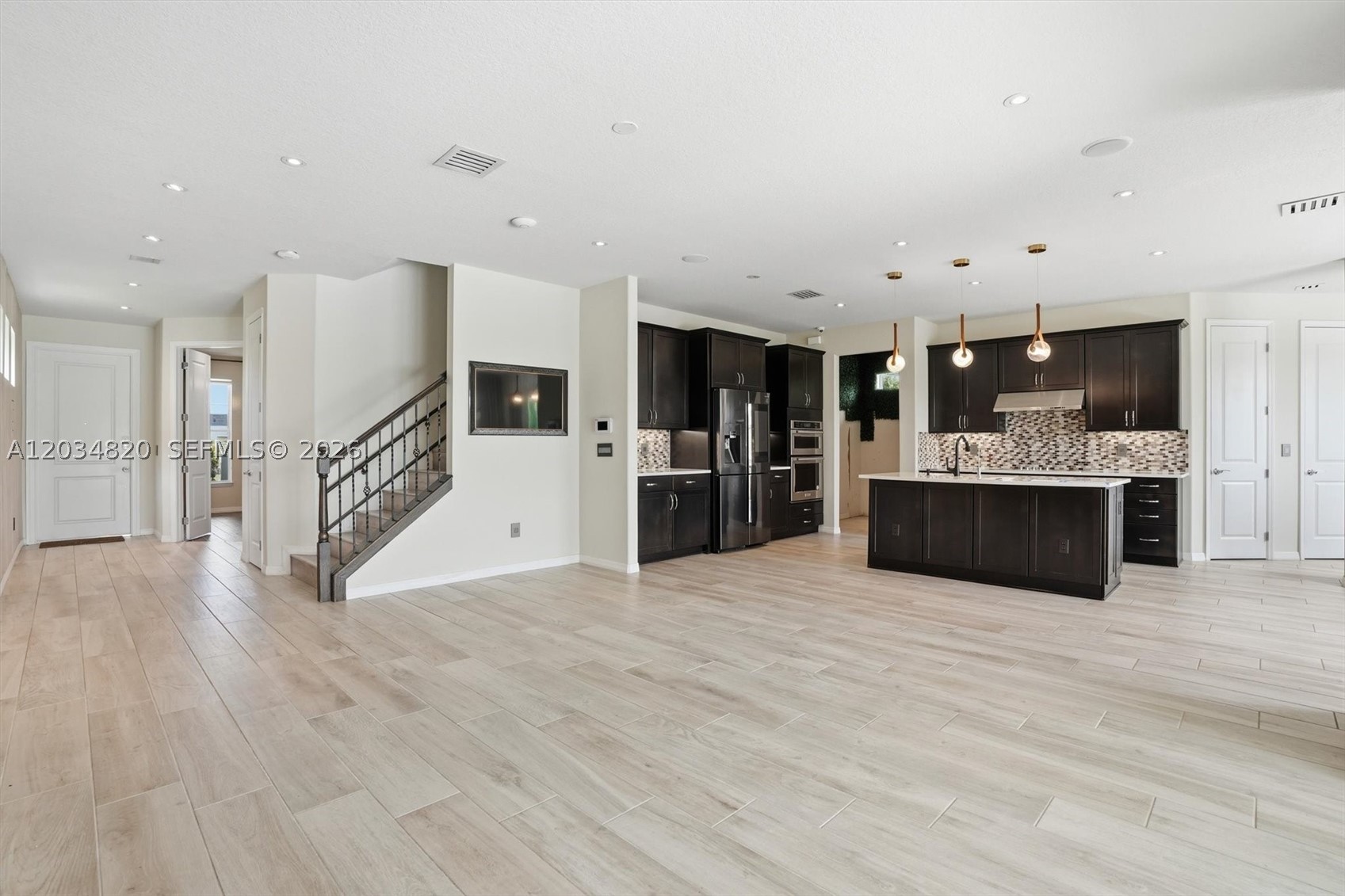 HILLCREST COUNTRY CLUB SO - Residential