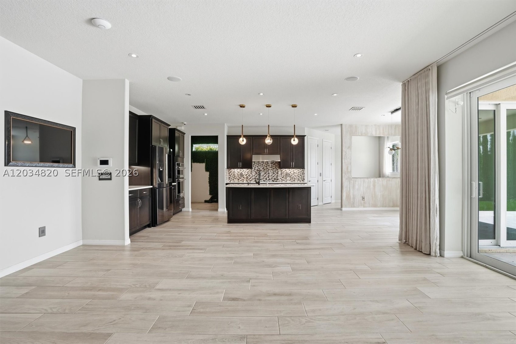 HILLCREST COUNTRY CLUB SO - Residential
