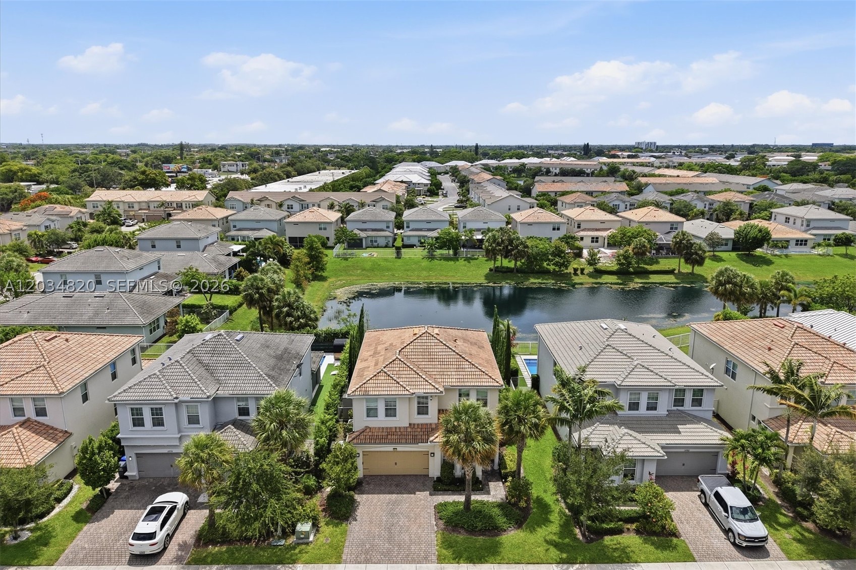 HILLCREST COUNTRY CLUB SO - Residential