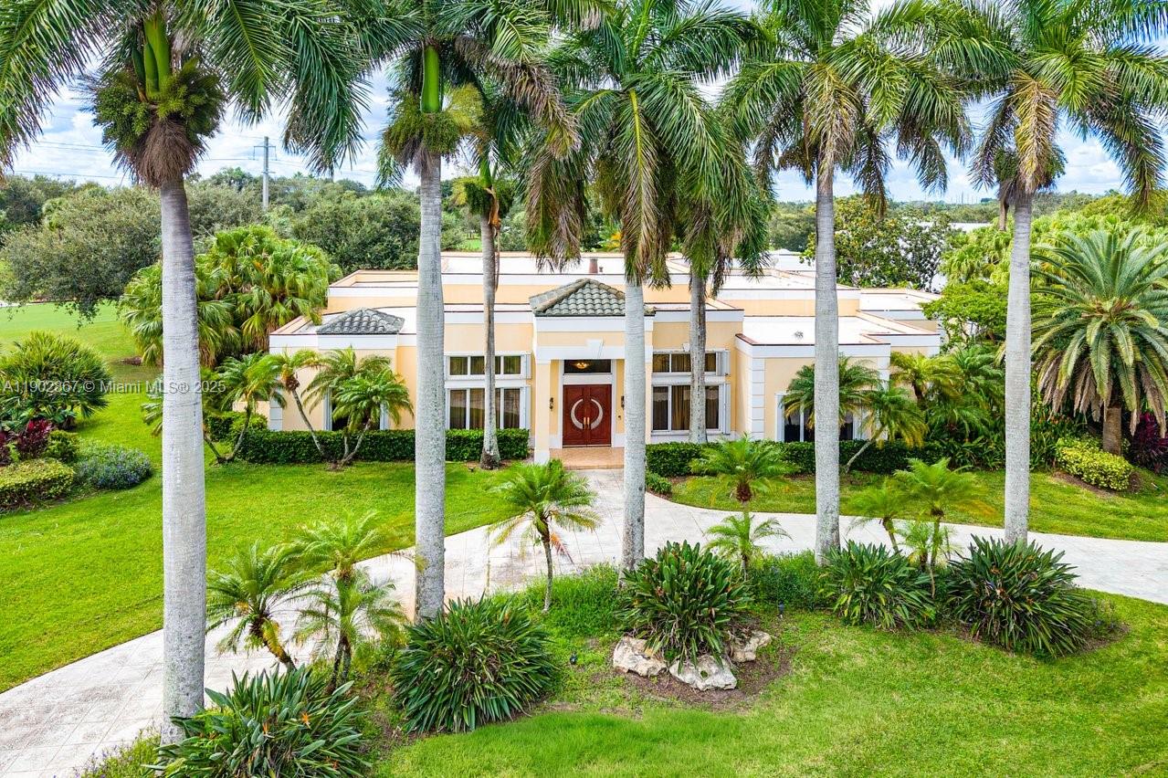ADMIRALS COVE - Residential