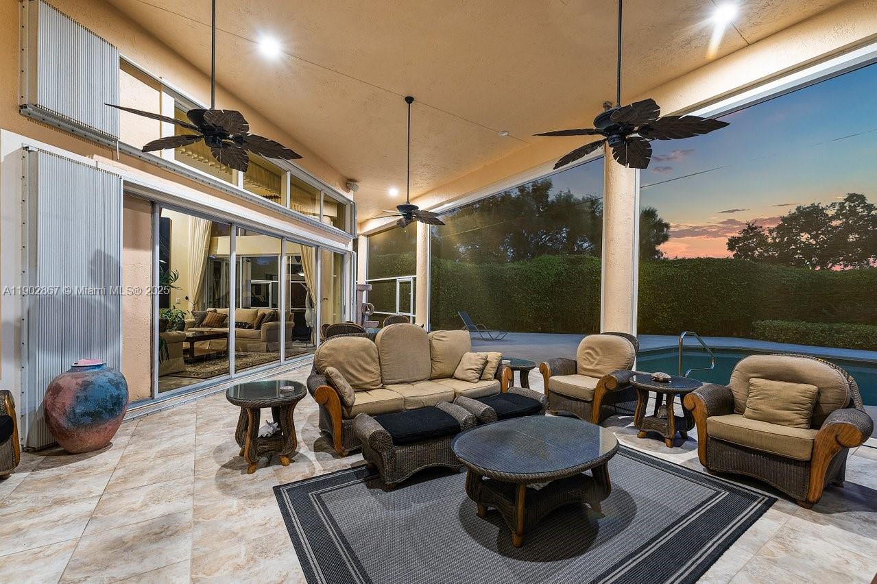 ADMIRALS COVE - Residential