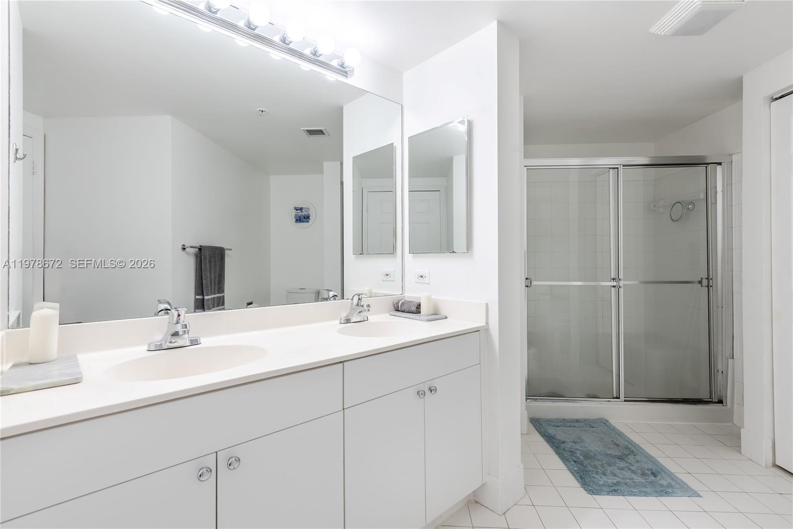 PORTO BELLAGIO CONDO - Residential