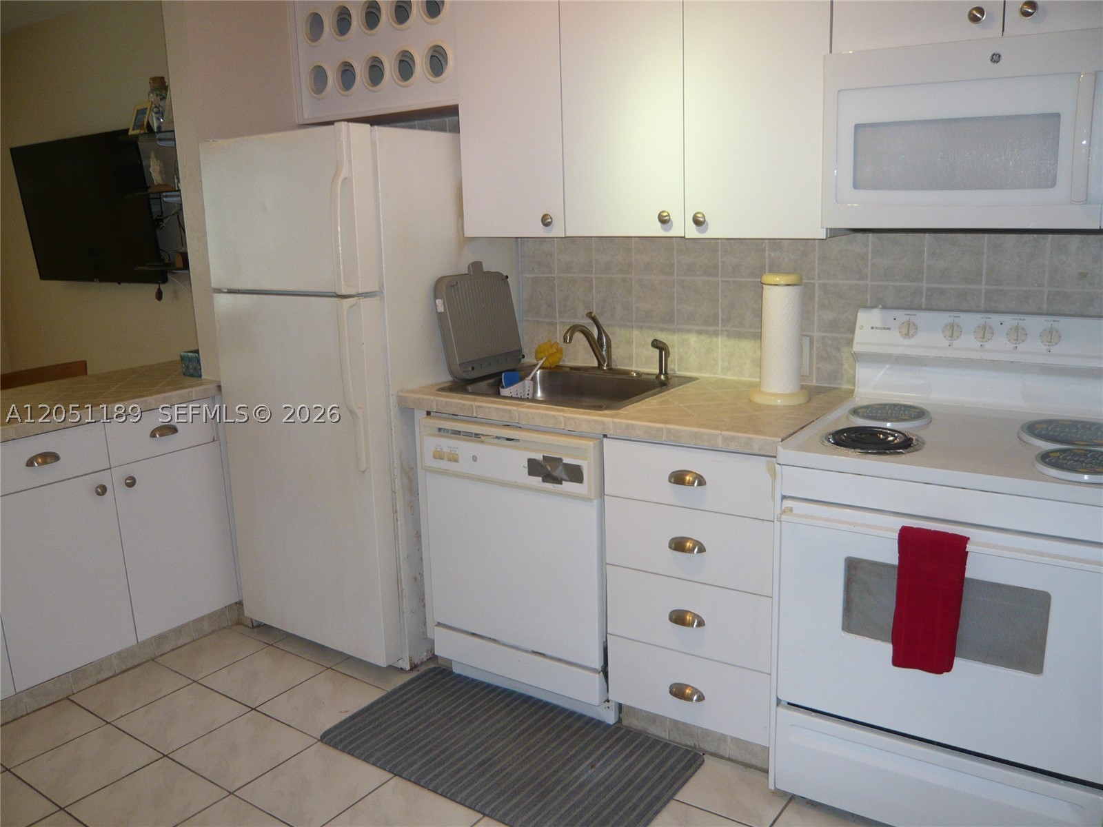 OCEAN GRANDE BEACH CLUB C - Residential Lease