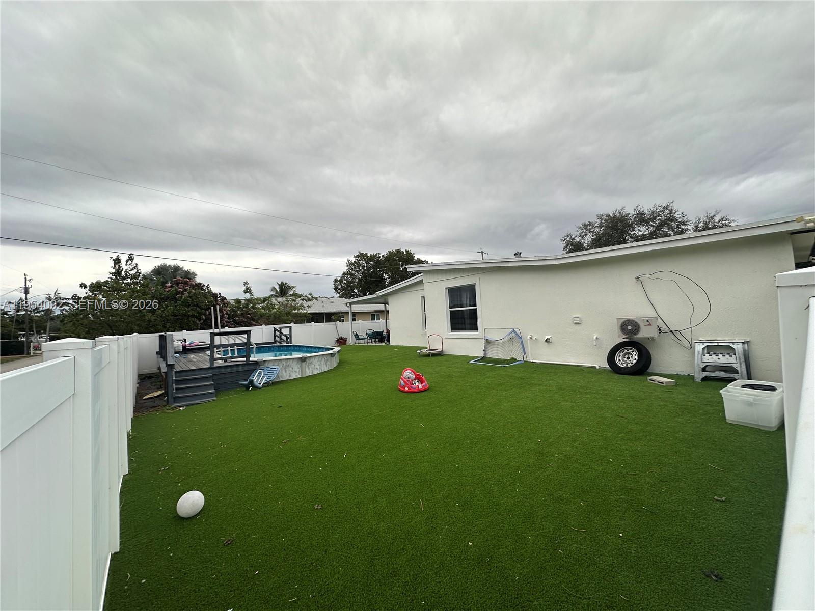 SILVER LAKE - Residential