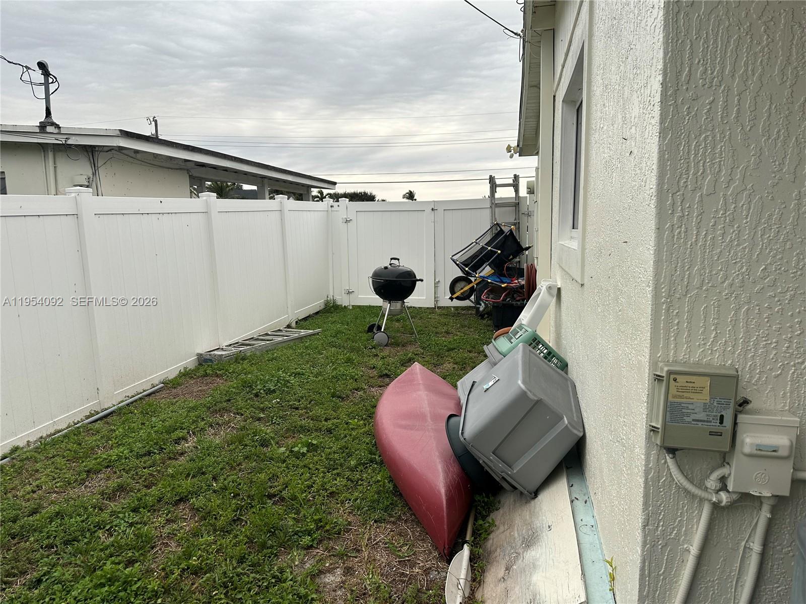 SILVER LAKE - Residential