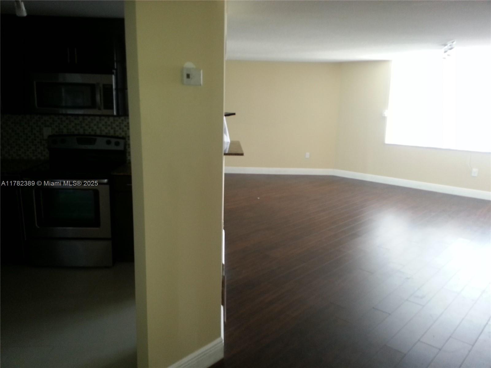 COMMODORE PLAZA CONDO - Residential