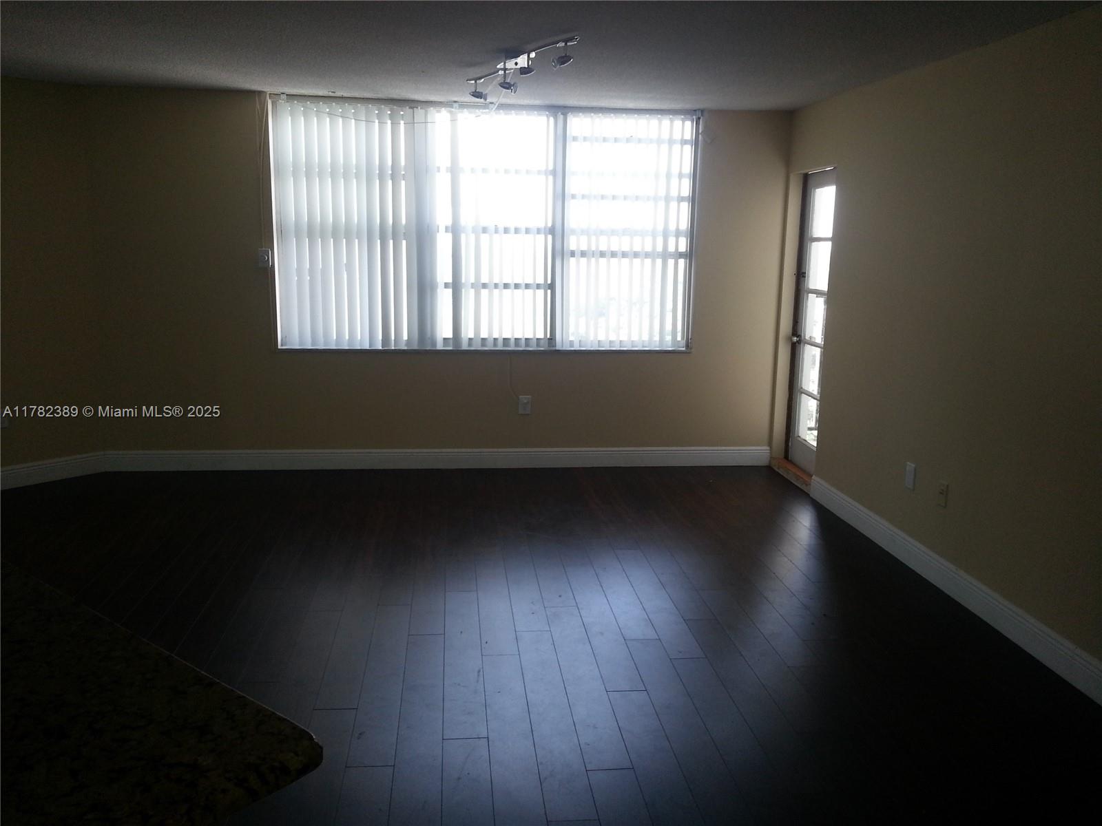 COMMODORE PLAZA CONDO - Residential