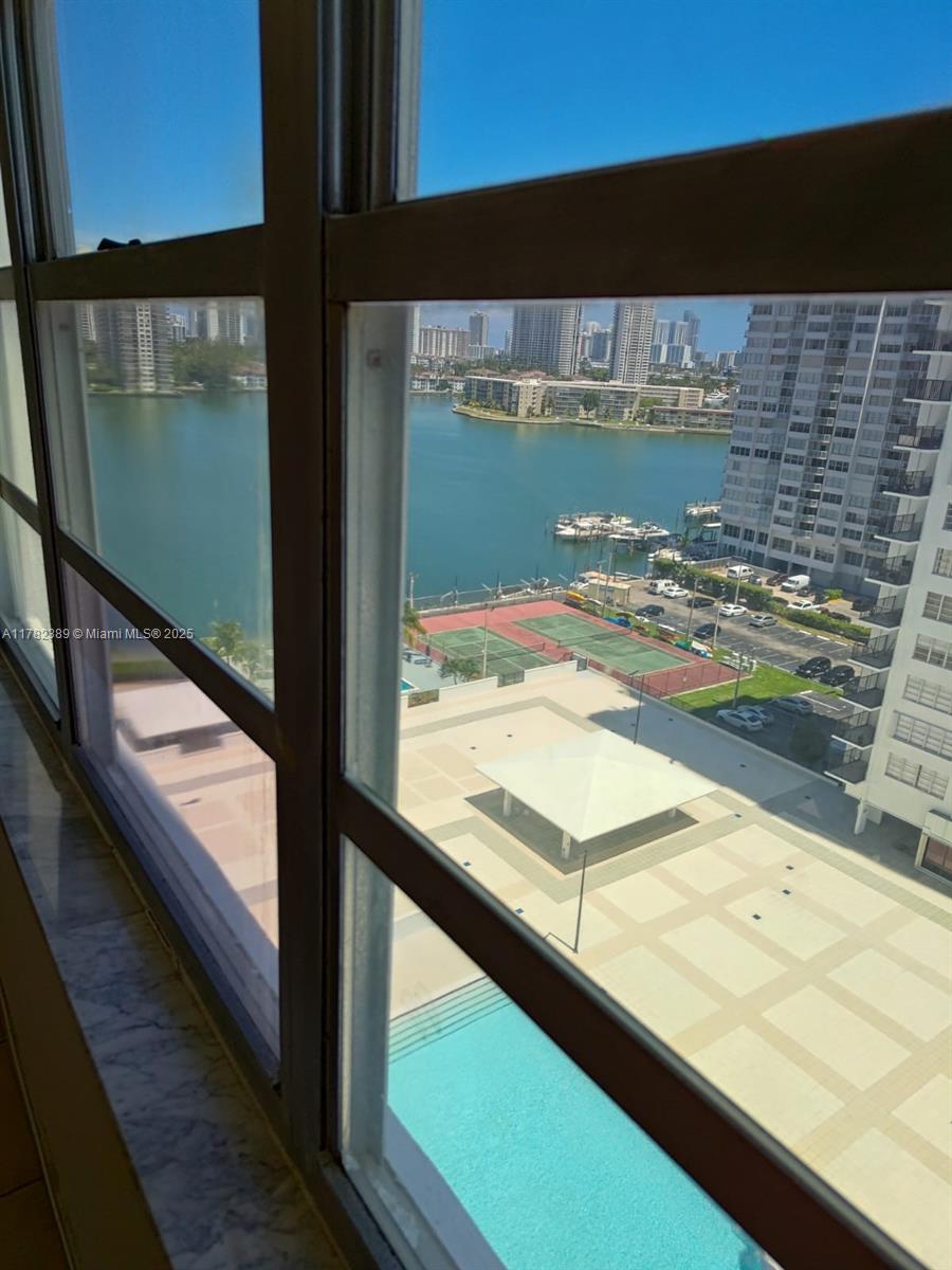 COMMODORE PLAZA CONDO - Residential