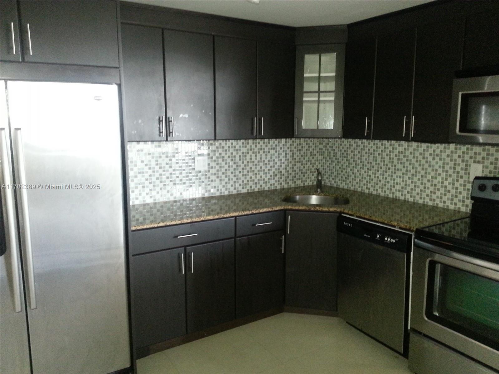 COMMODORE PLAZA CONDO - Residential