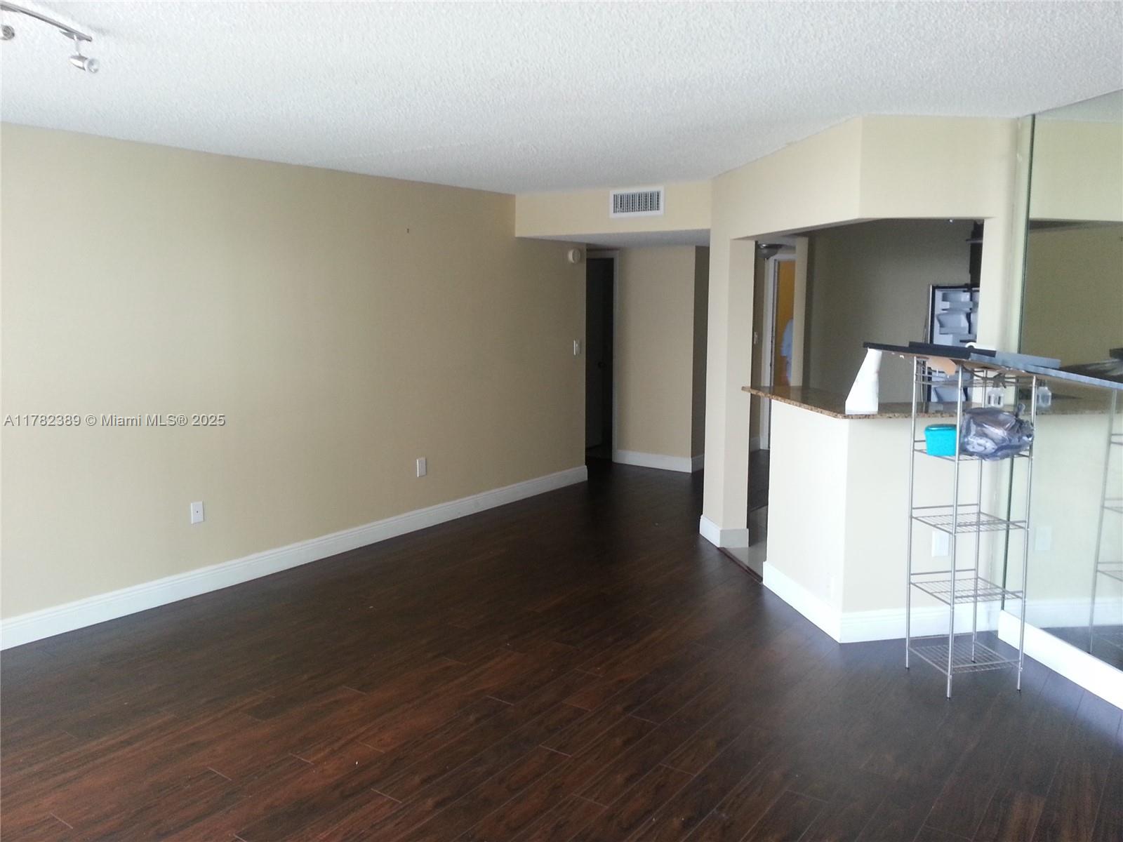 COMMODORE PLAZA CONDO - Residential