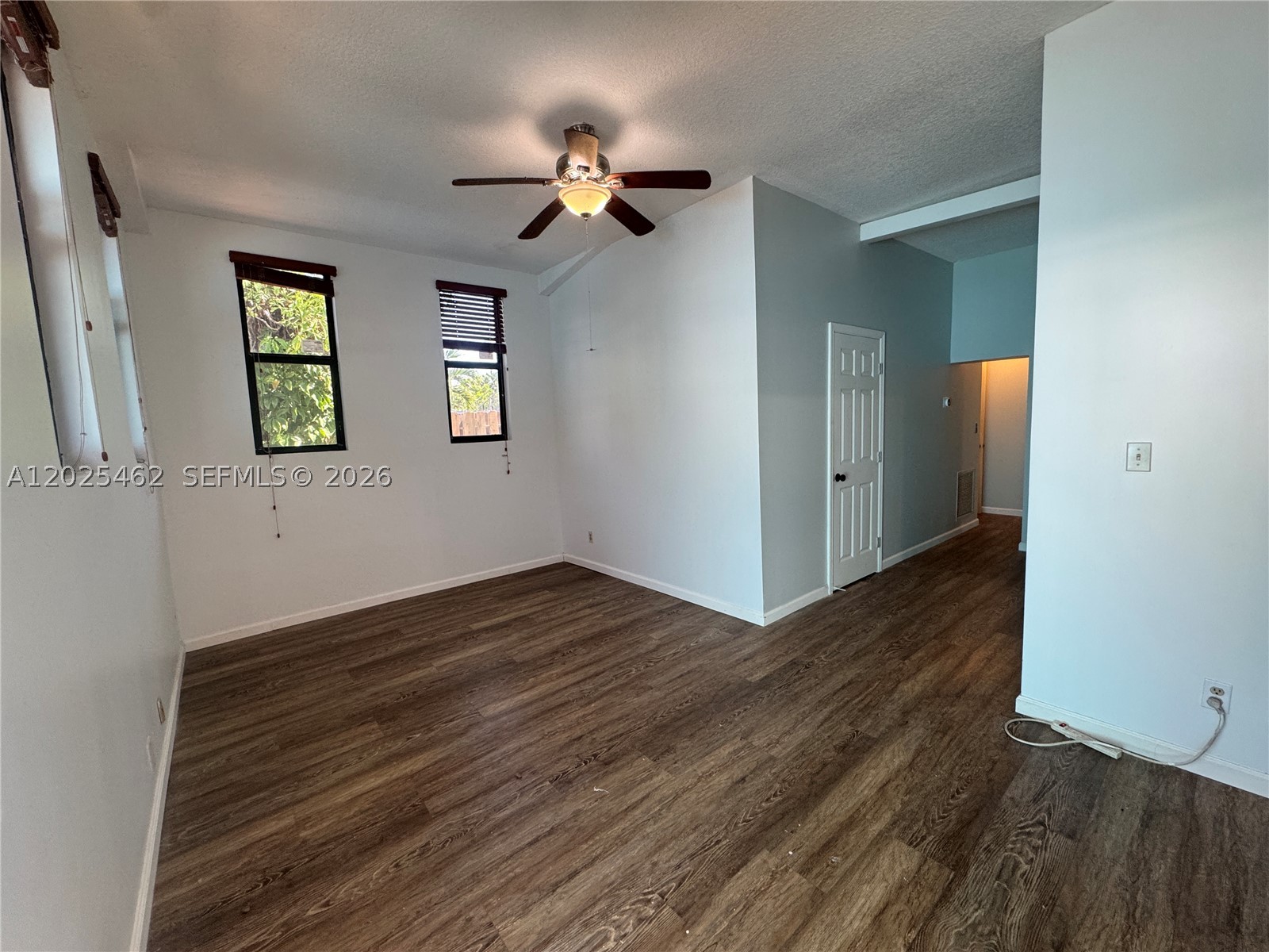 Capture This RARE Opportunity In The Highly Sought After Victoria Park Location With HIGH CEILINGS, 1800+ Square Feet, & Approximately A 1200+ Square Foot Private Fenced In Patio For Entertaining! Great Schools Such As Bayview Elementary School District, A Short Walk Or Bicycle Ride To The Beach, Park Out Front For Easy Access To Unload Your Groceries, All Laminate And Tile Flooring, No Carpet, Spacious Kitchen, Extra Storage Room Space, Upgraded Bathrooms With Shower Surround Tile, Upgraded Toilets, Plenty Of Parking, Tropical Landscaping, And Two Door Entries. Also Walking Distance To Restaurants, And Shops. Unit Is Available, Fast Application And Approval Process, And Easy To Schedule Your Showing. Please Inquire For More Details, And The Floor Plan Is​​‌​​​​‌​‌​​​‌‌​​​‌‌‌​​‌​​‌‌​​​​ Attached.