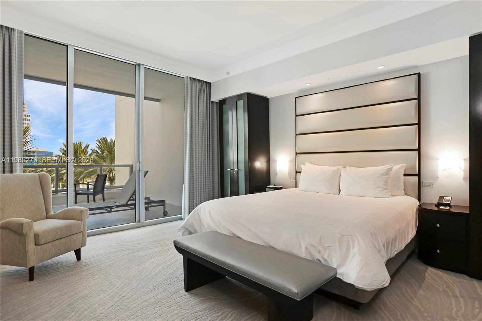 FONTAINEBLEAU III - Residential