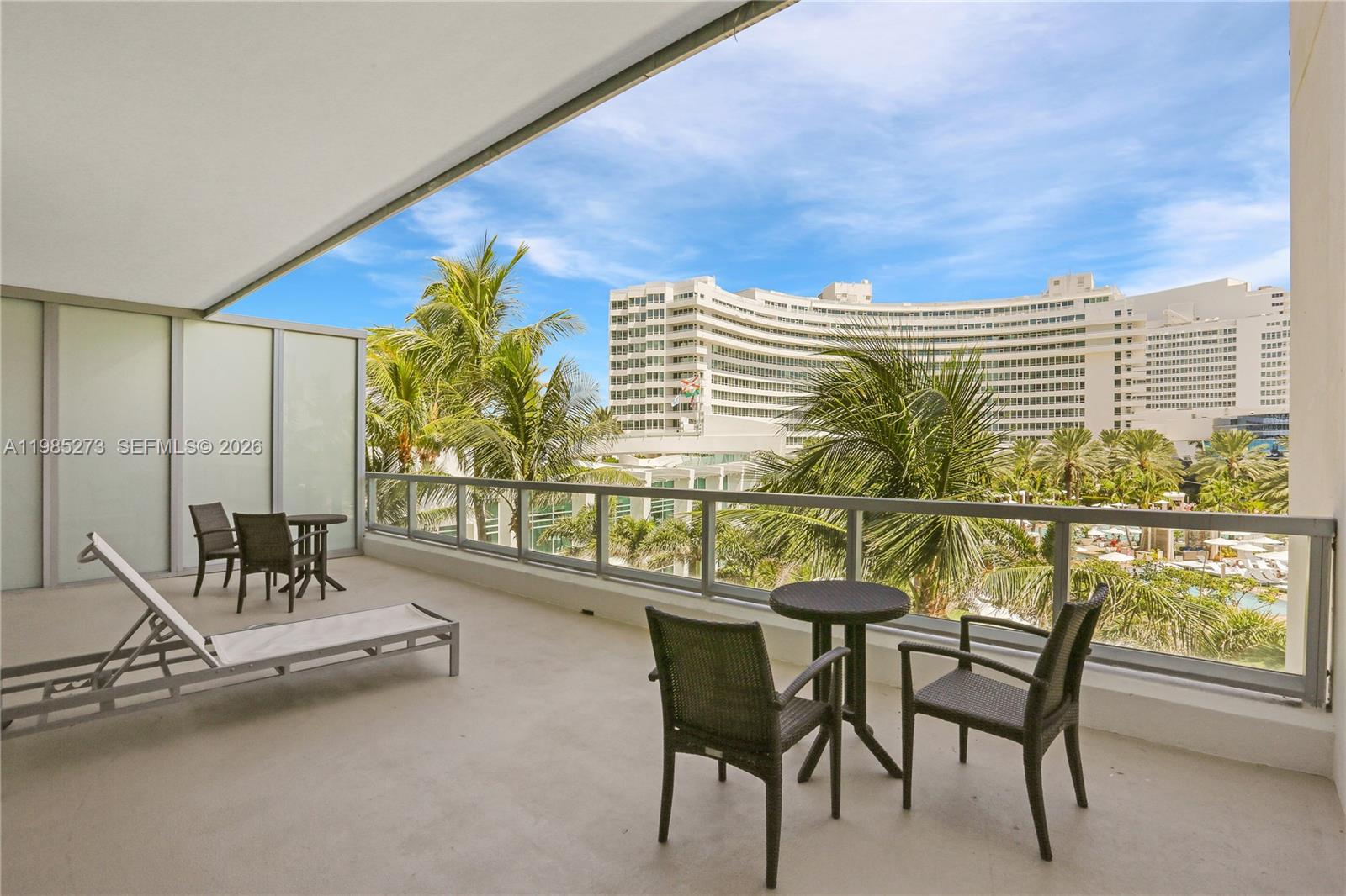 FONTAINEBLEAU III - Residential