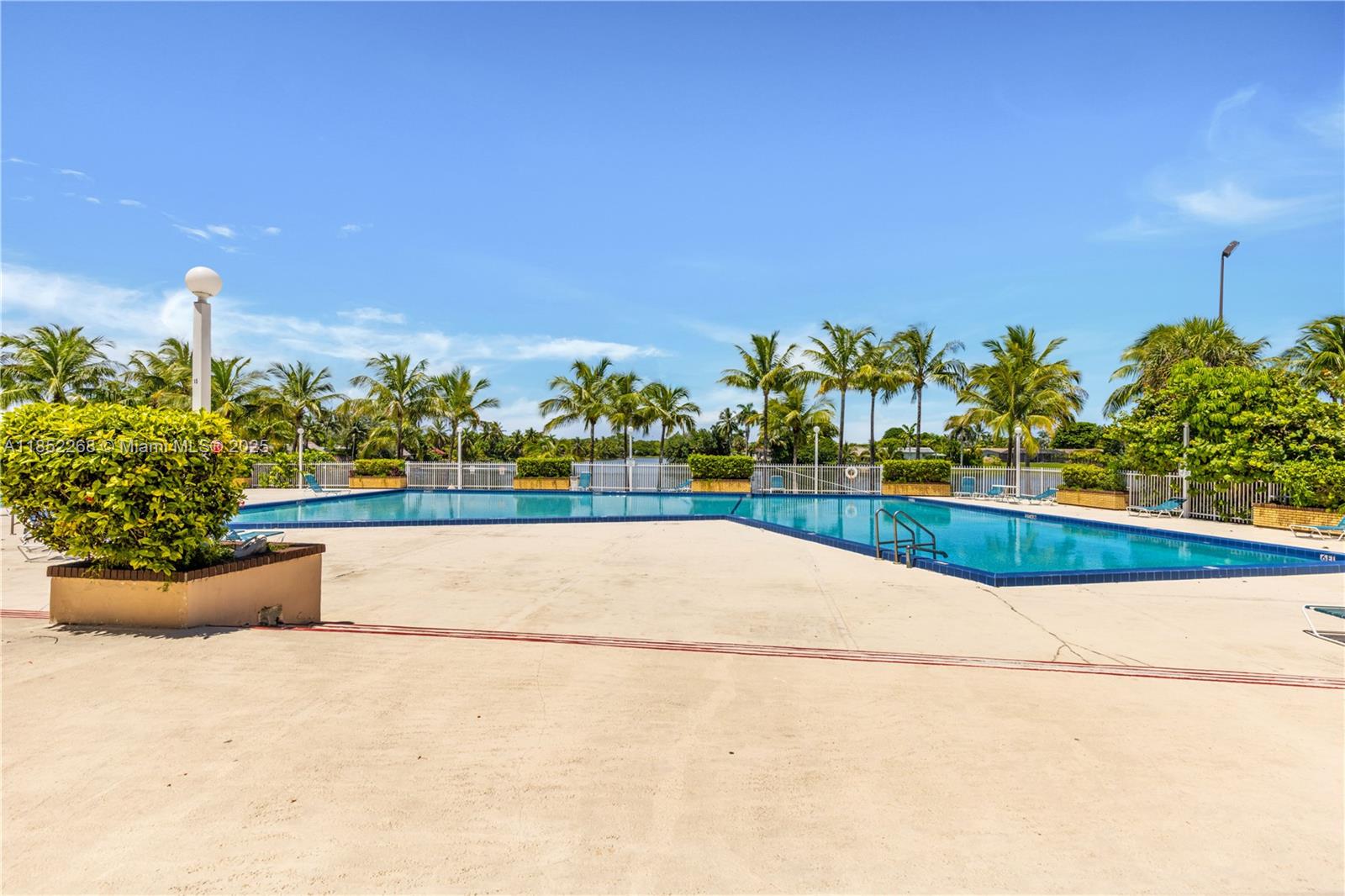 PROMENADE AT KENDALE LAKE - Residential