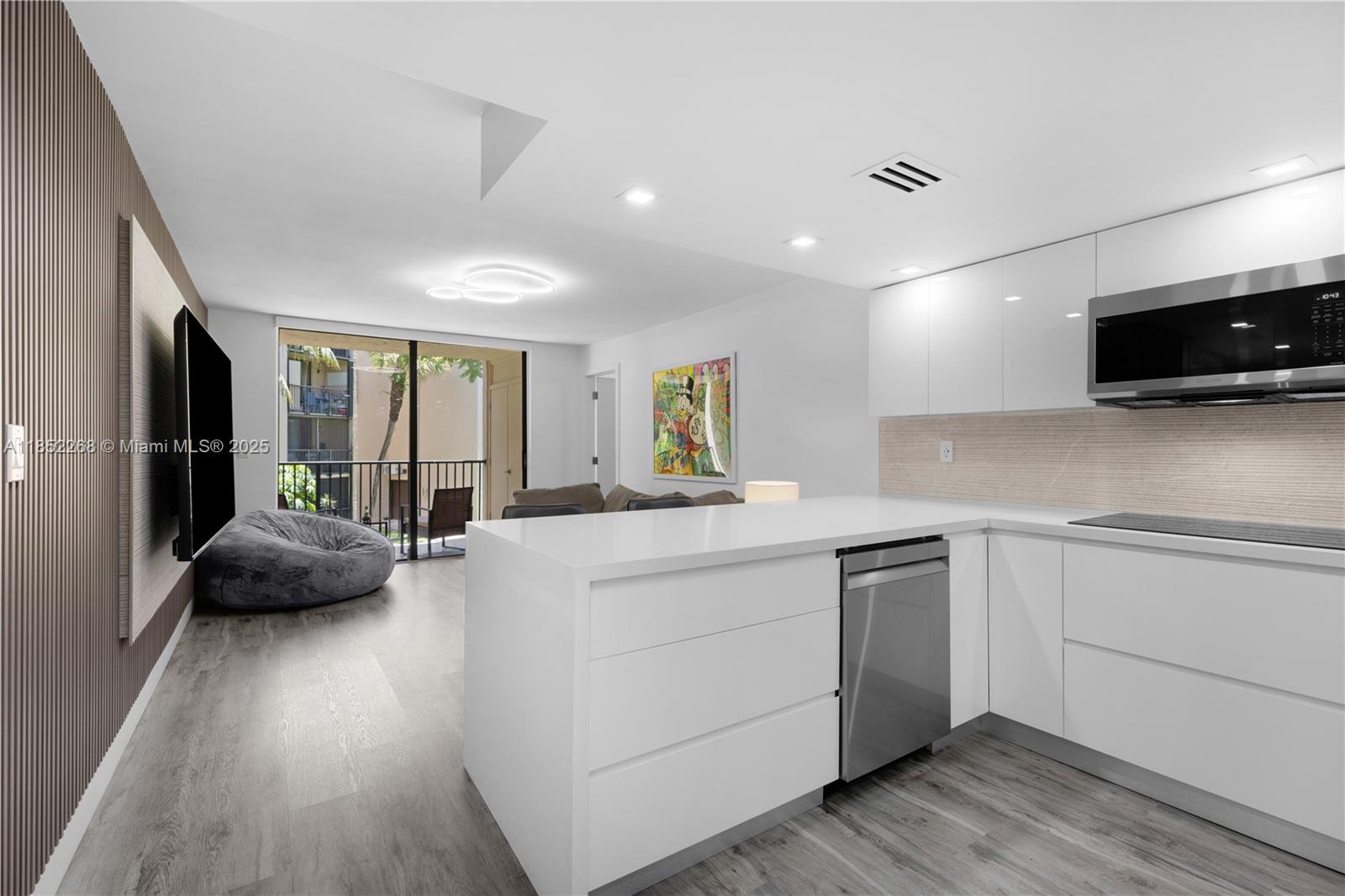 PROMENADE AT KENDALE LAKE - Residential