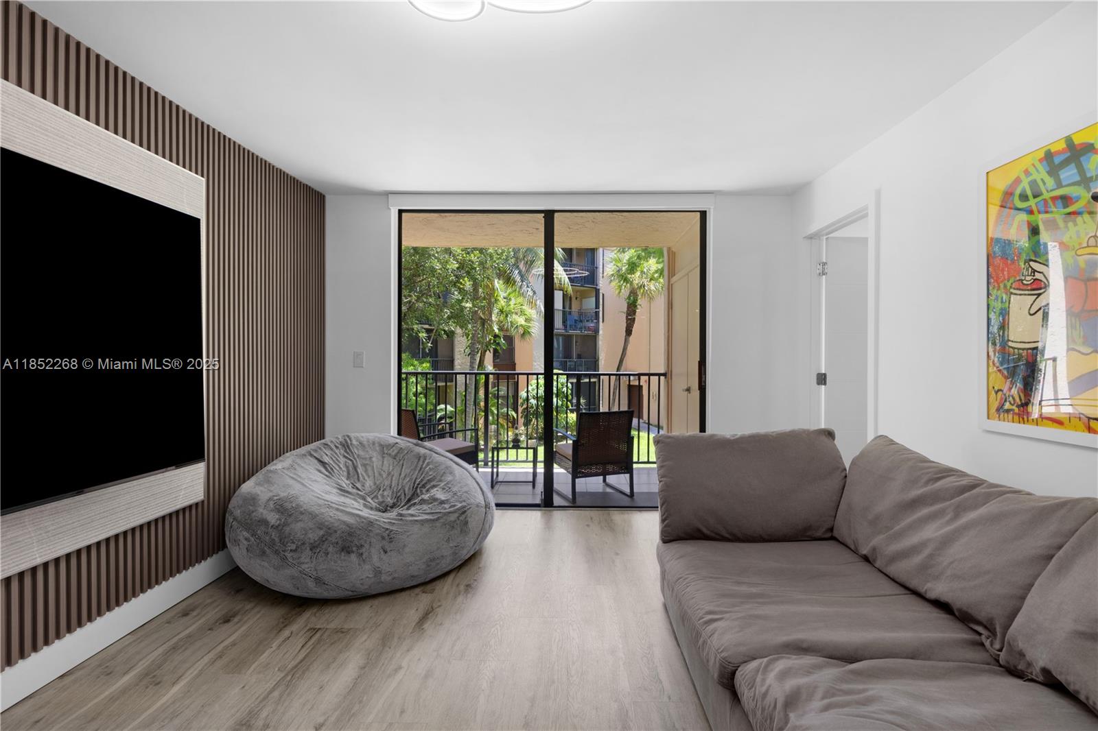 PROMENADE AT KENDALE LAKE - Residential